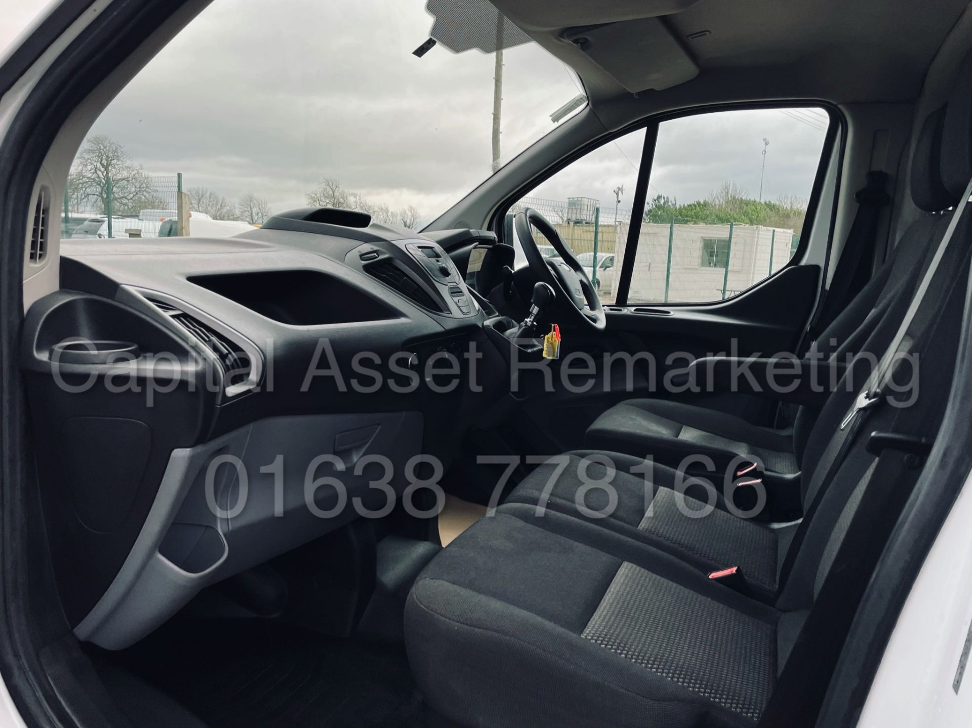 FORD TRANSIT CUSTOM 270 *SWB - PANEL VAN* (2018 - EURO 6) '2.0 TDCI - 6 SPEED' (1 OWNER FROM NEW) - Image 20 of 37