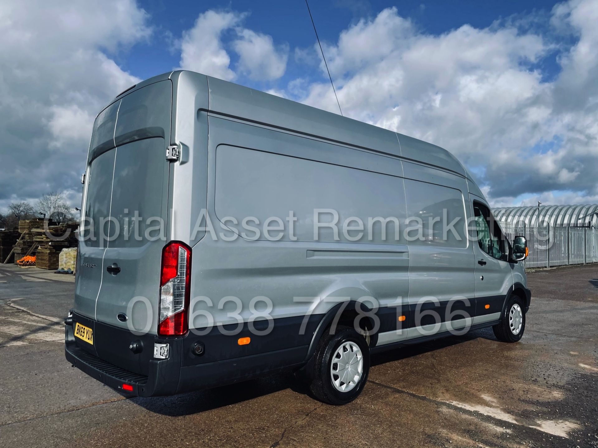 FORD TRANSIT 130 T350L RWD *L4 - XLWB HI-ROOF* (2020 - EURO 6 MODEL) '2.0 TDCI - 6 SPEED' *AIR CON* - Image 13 of 41