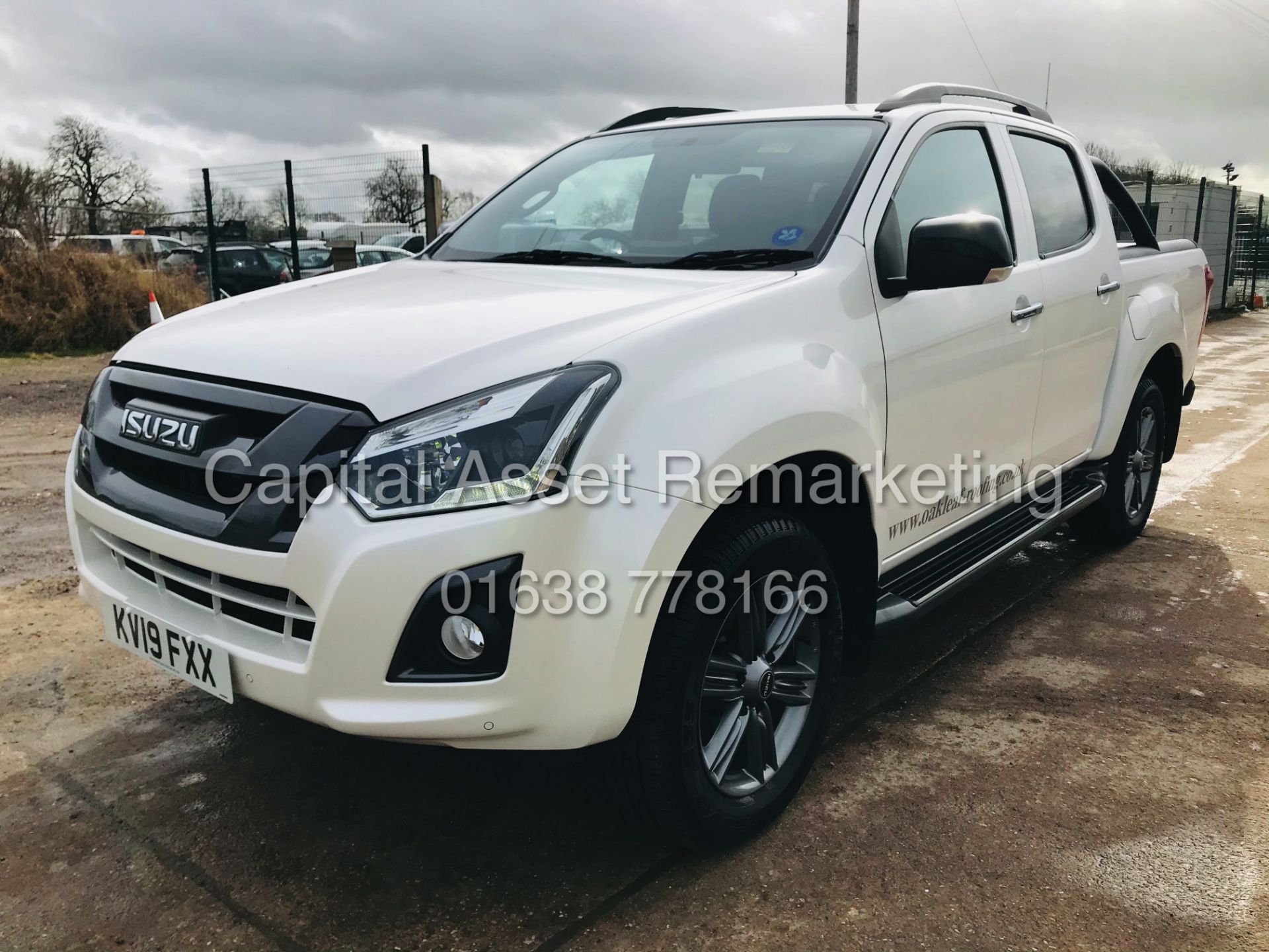 ISUZU D-MAX "BLADE"AUTO (19 REG - NEW SHAPE) TOP OF THE RANGE - SAT NAV -LEATHER REAR CAMERA - MEGA - Image 5 of 34