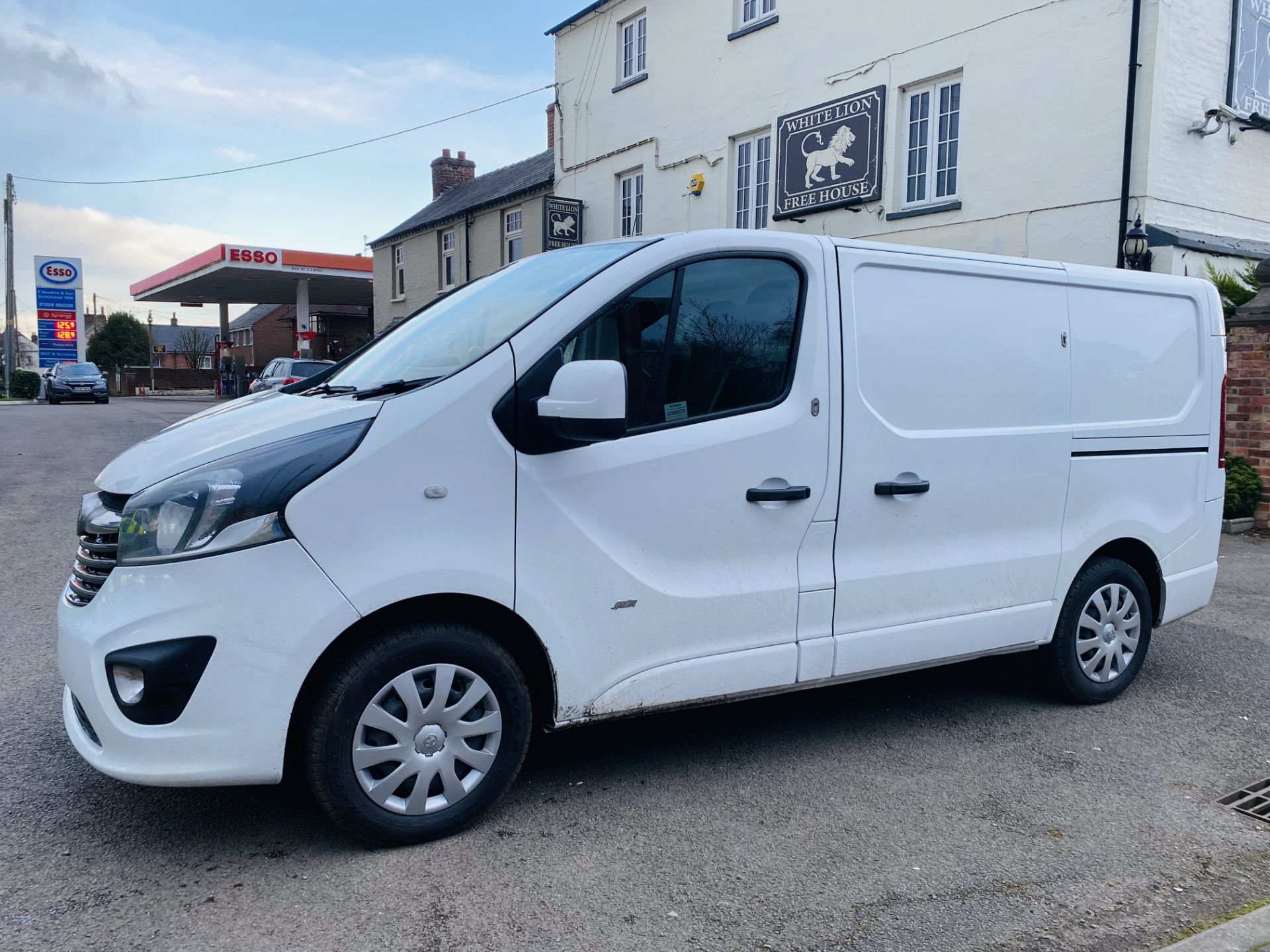 VAUXHALL VIVARO "SPORTIVE" 1.6CDTI (120) 6 SPEED - 18 REG - AIR CON - ONLY 57K MILES!! 1 OWNER- LOOK - Image 5 of 21