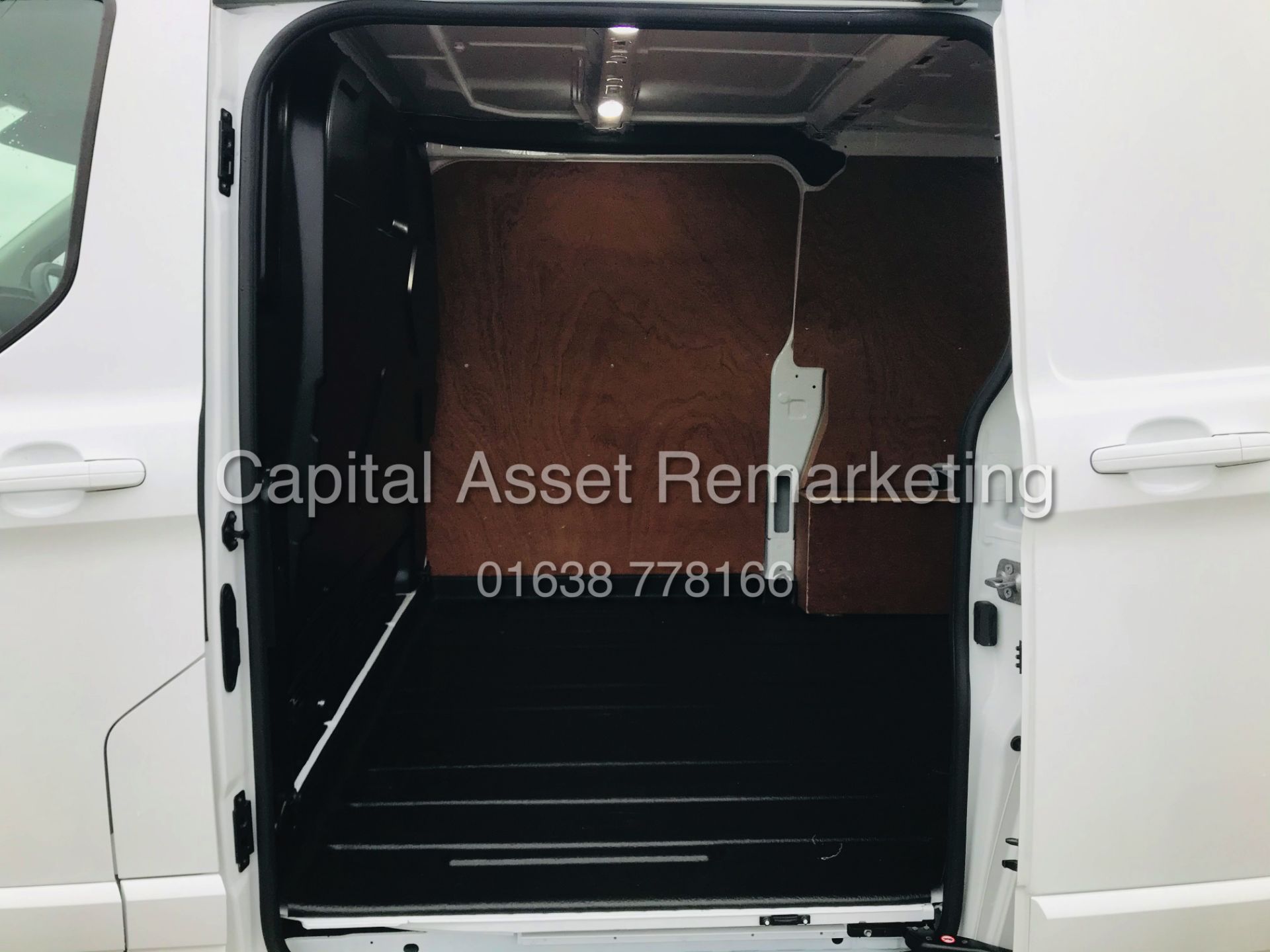 ON SALE FORD TRANSIT CUSTOM 2.0TDCI "LIMITED" 300 E-BLUE (2021 MODEL) 1 OWNER *AC* MEGA SPEC *EURO 6 - Image 28 of 30