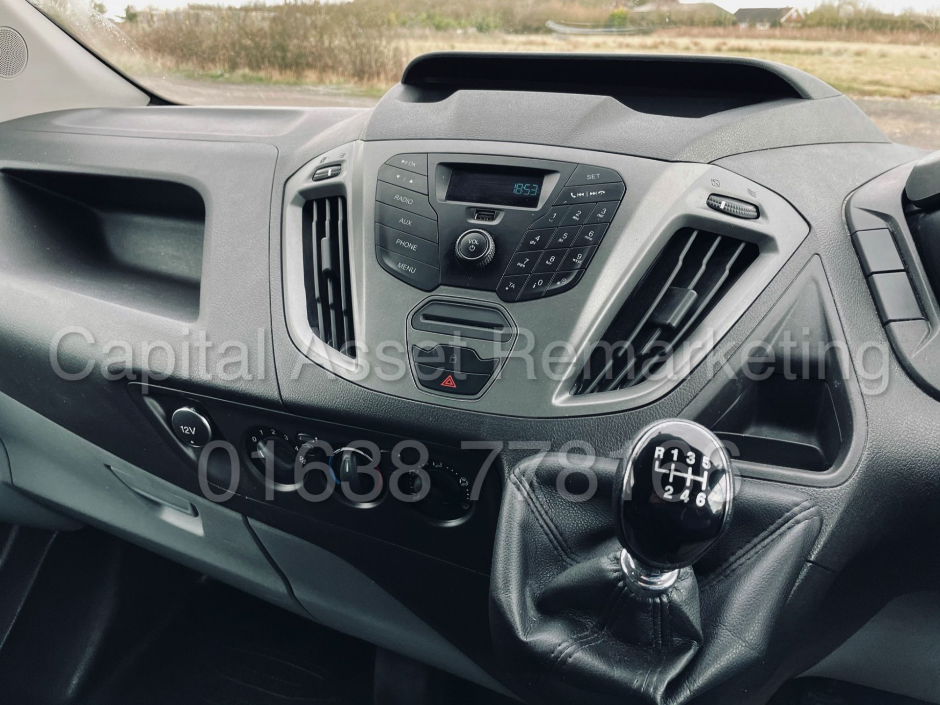 FORD TRANSIT CUSTOM 270 *SWB - PANEL VAN* (2018 - EURO 6) '2.0 TDCI - 6 SPEED' (1 OWNER FROM NEW) - Image 32 of 37