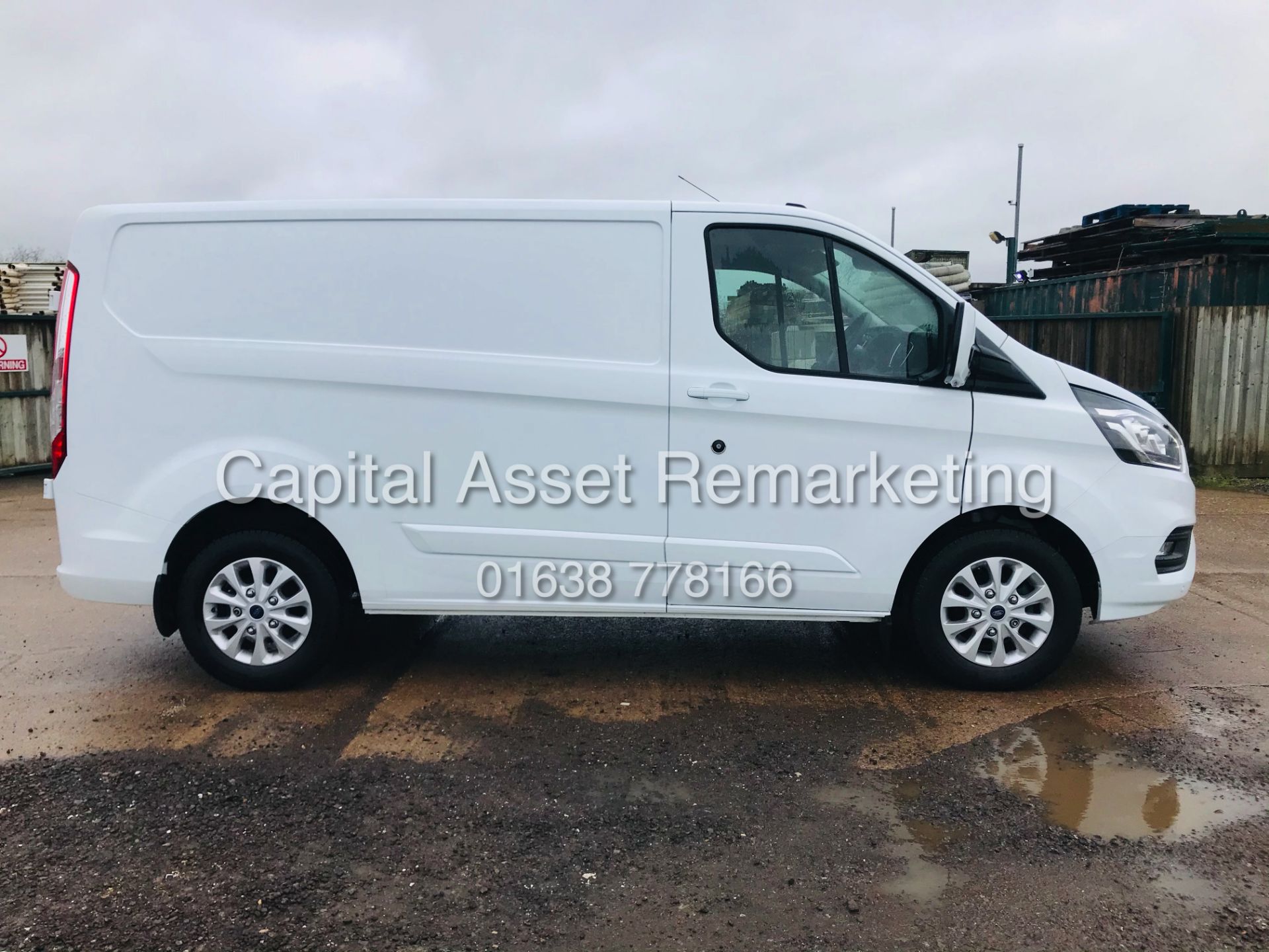 ON SALE FORD TRANSIT CUSTOM 2.0TDCI "LIMITED" 300 E-BLUE (2021 MODEL) 1 OWNER *AC* MEGA SPEC *EURO 6 - Image 12 of 30