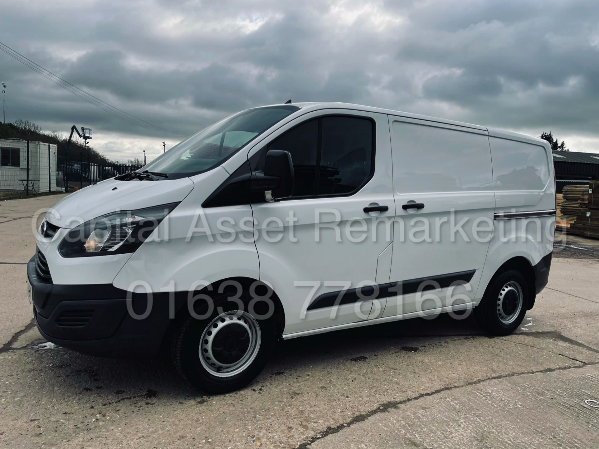 FORD TRANSIT CUSTOM 270 *SWB - PANEL VAN* (2018 - EURO 6) '2.0 TDCI - 6 SPEED' (1 OWNER FROM NEW) - Image 8 of 37