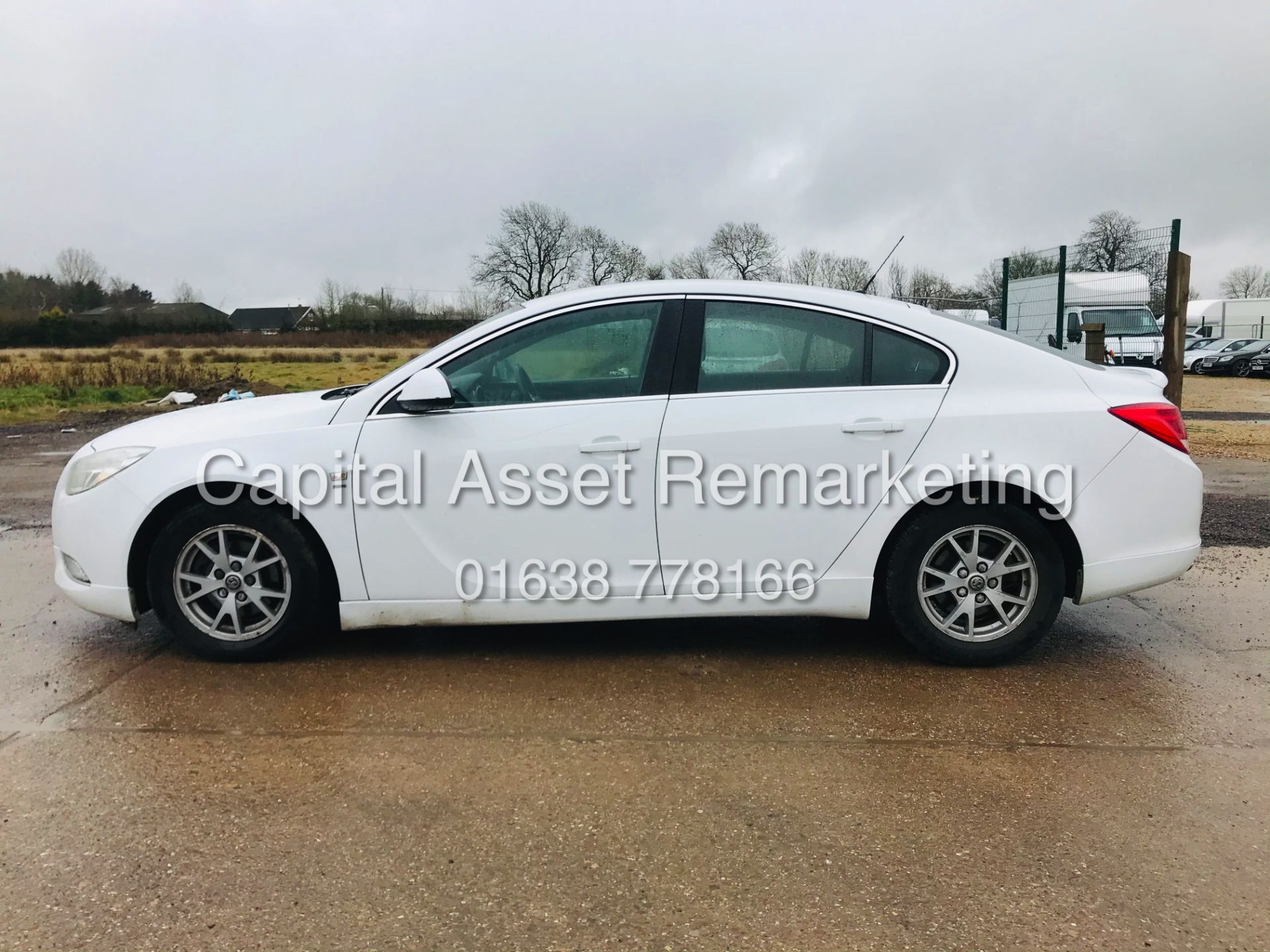 On Sale VAUXHALL INSIGNIA 2.0CDTI "SRI" (13 REG) AIR CON - CLIMATE - COLOUR CODED - ALLOYS (NO VAT) - Image 10 of 24