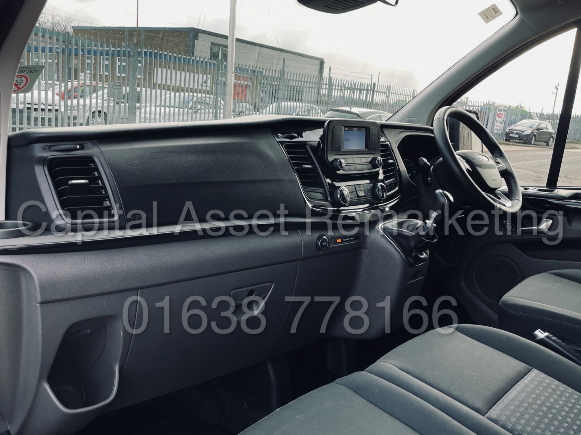 (On Sale) FORD TRANSIT CUSTOM TOURNEO *9 SEATER MPV / BUS* (2019) '2.0 TDCI - 130 BHP' (1 OWNER) - Image 17 of 46