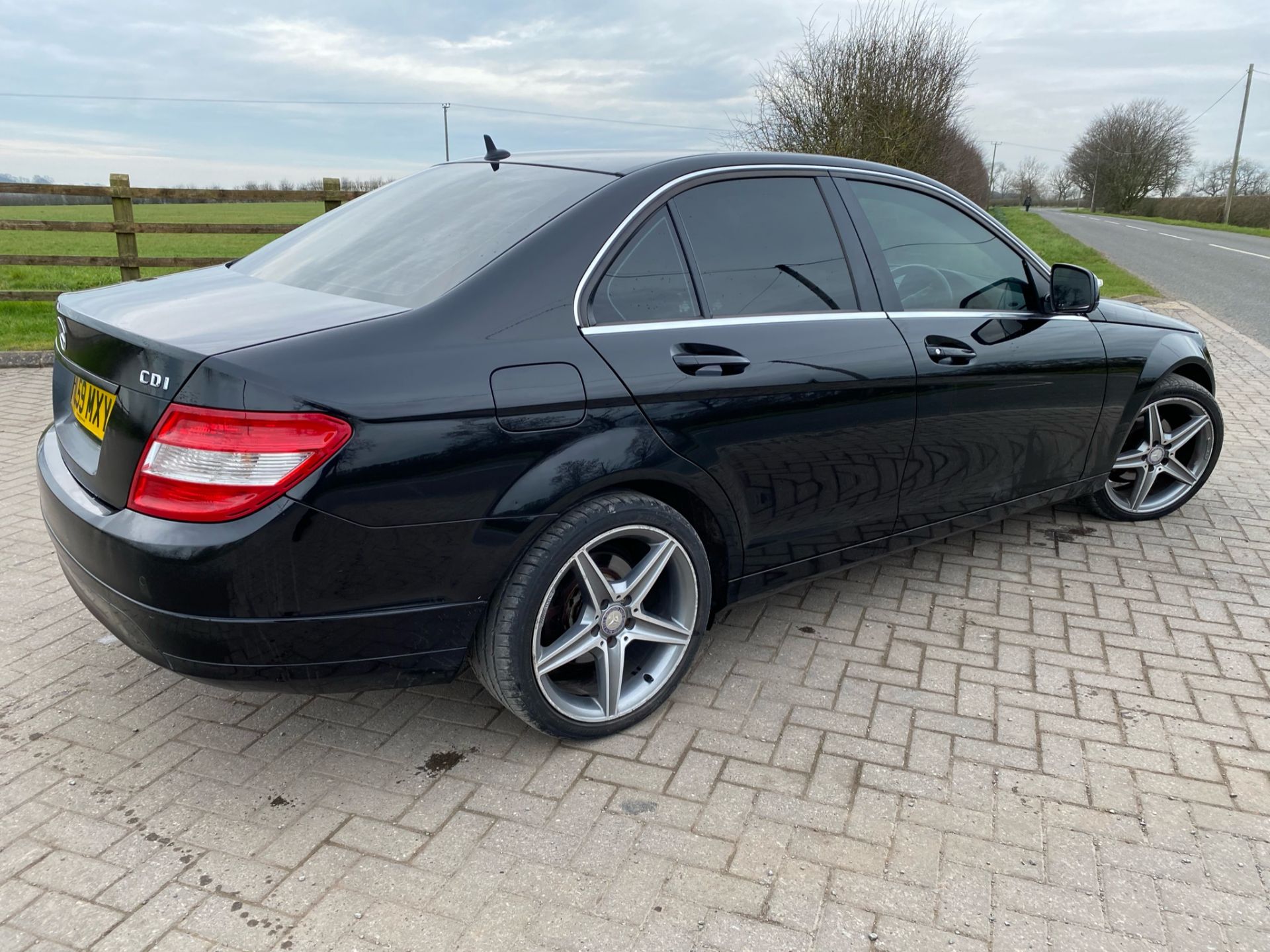 On Sale MERCEDES-BENZ C220 CDI *SALOON* (2010 MODEL) '170 BHP - AUTOMATIC' *HUGE SPEC* (NO VAT - - Image 9 of 18