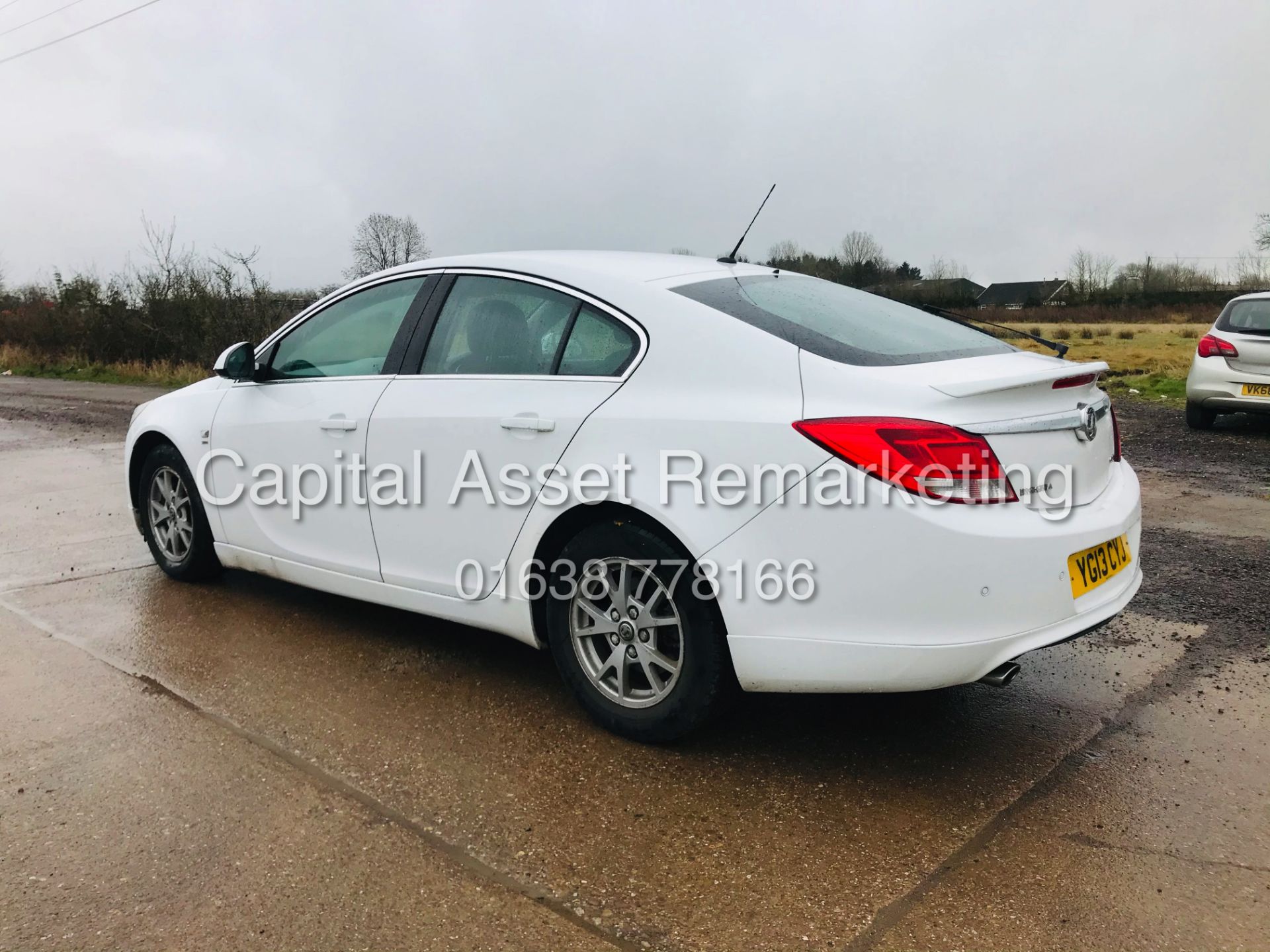 On Sale VAUXHALL INSIGNIA 2.0CDTI "SRI" (13 REG) AIR CON - CLIMATE - COLOUR CODED - ALLOYS (NO VAT) - Image 9 of 24