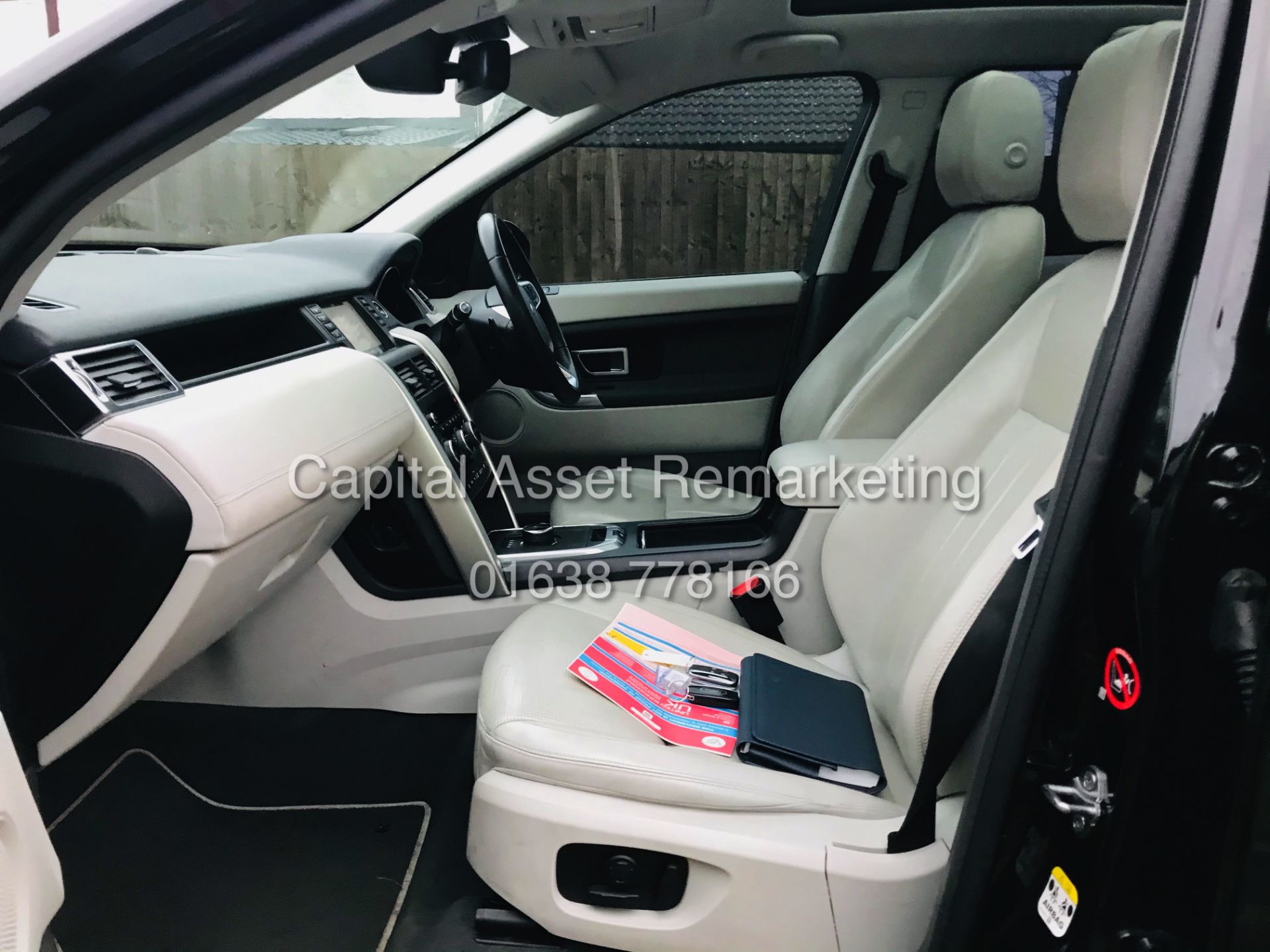 ON SALE LAND ROVER DISCOVERY SPORT "HSE" AUTO 7 SEATER (2019 MODEL) - SAT NAV -LEATHER *PAN ROOF* - Image 17 of 35