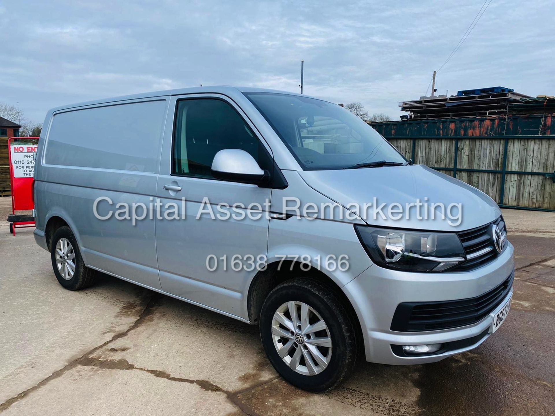 (On Sale) VOLKSWAGEN TRANSPORTER T28 "HIGHLINE" 2.0TDI BMT (2018 MODEL) SILVER - HUGH SPEC-ALLOYS-AC