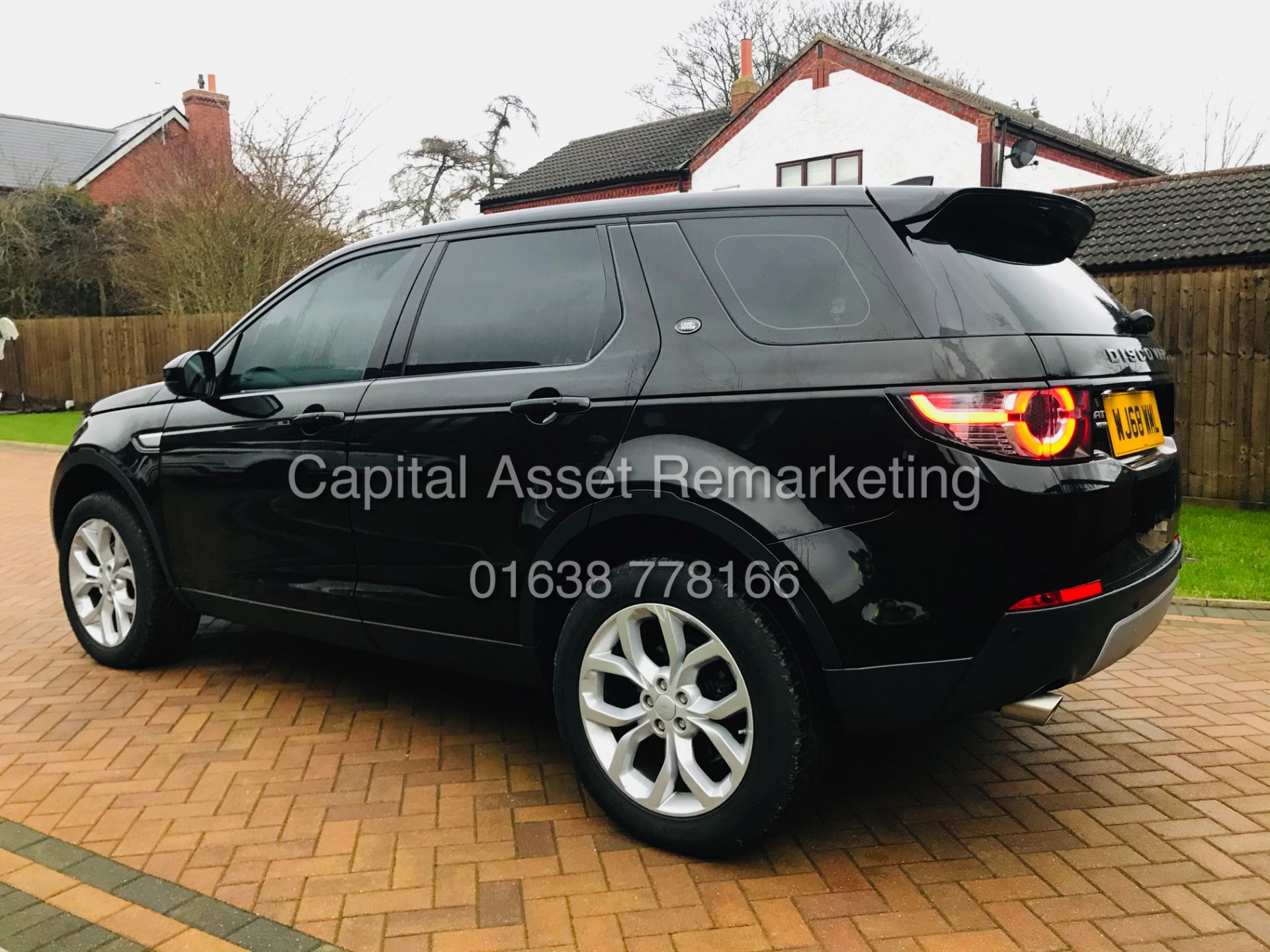 ON SALE LAND ROVER DISCOVERY SPORT "HSE" AUTO 7 SEATER (2019 MODEL) - SAT NAV -LEATHER *PAN ROOF* - Image 9 of 35
