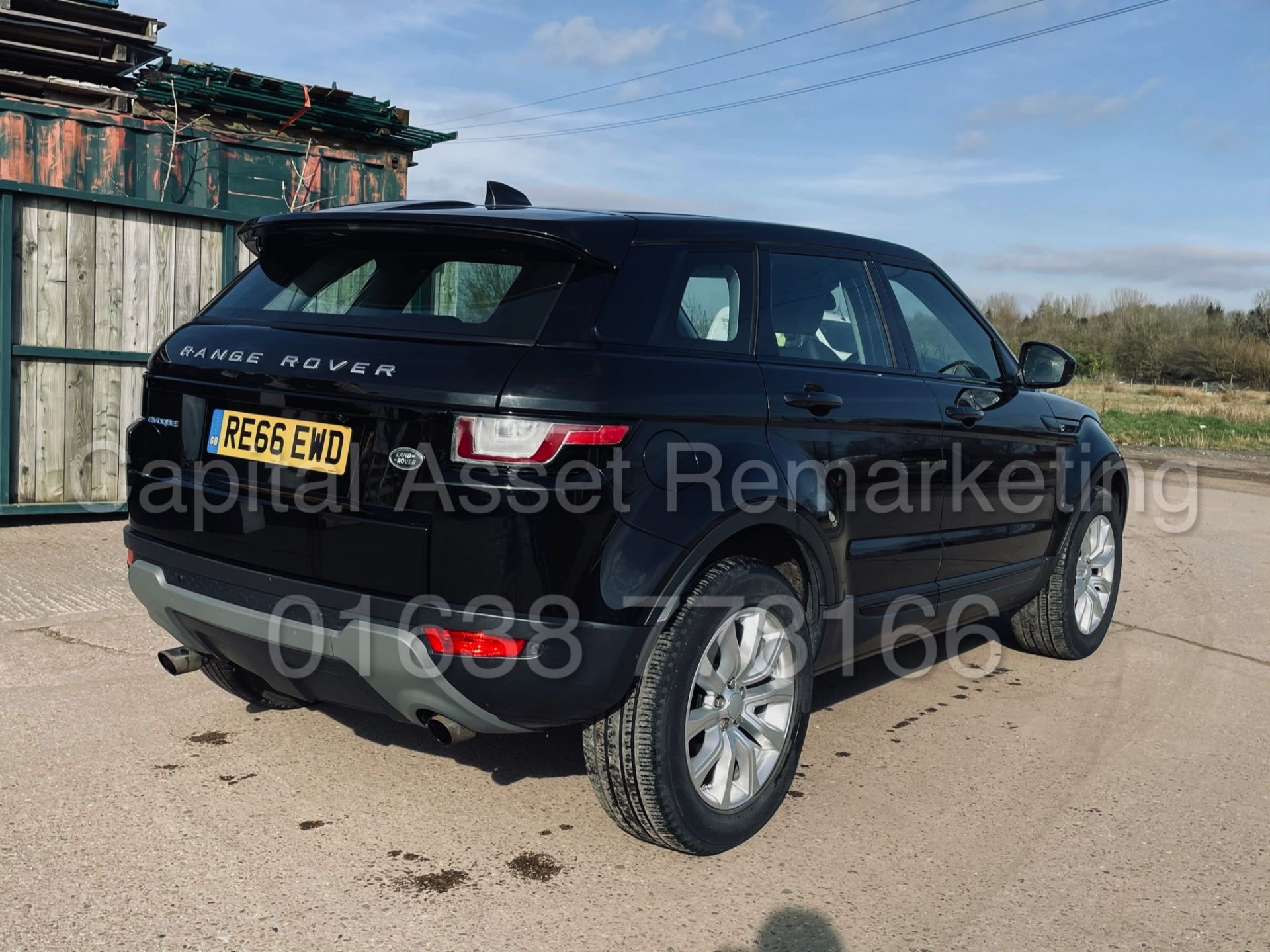 RANGE ROVER EVOQUE *SE TECH* SUV (2017 - EURO 6) '2.0 ED4 - LEATHER - SAT NAV' *TOP SPEC* - Image 12 of 50