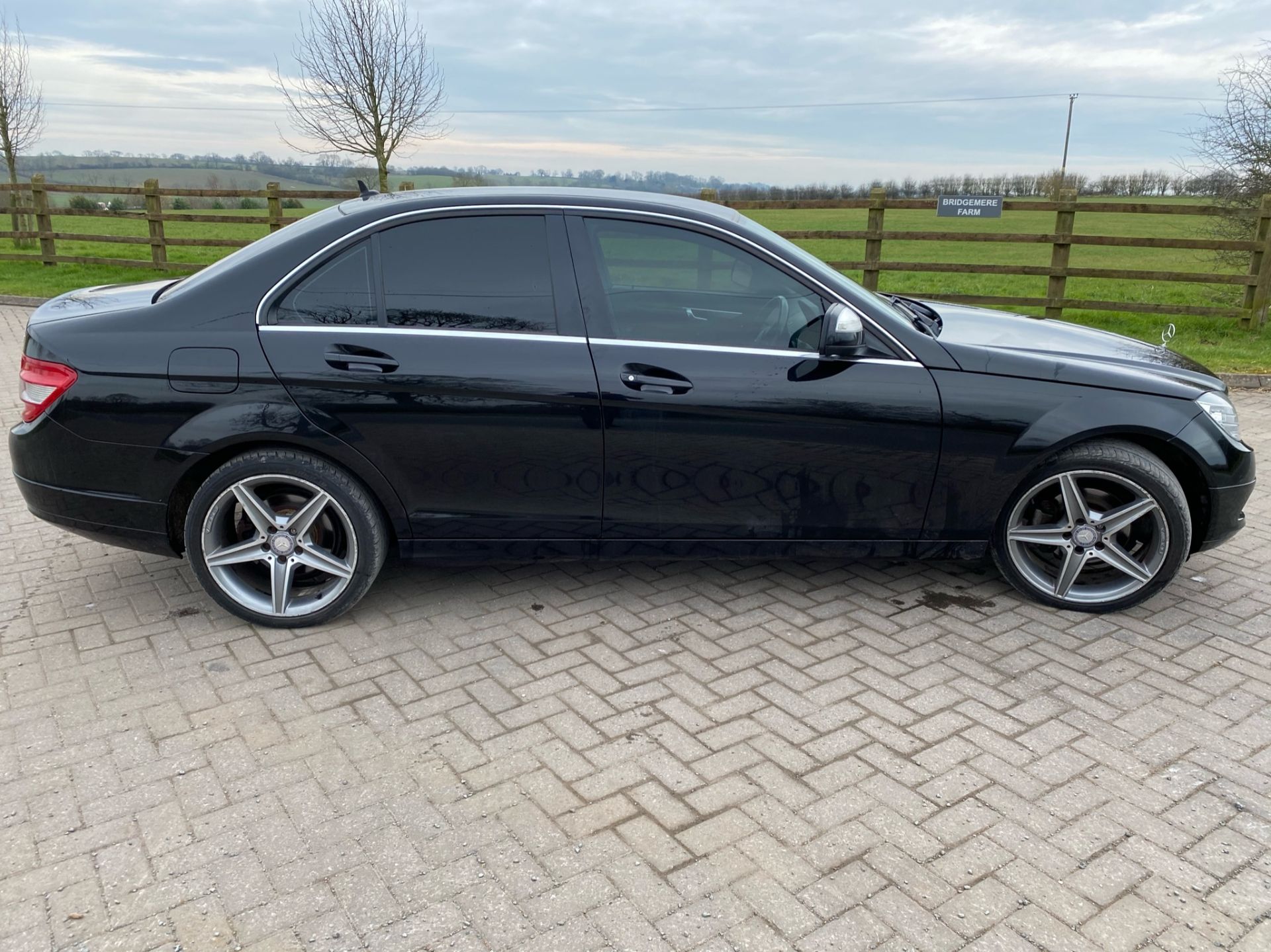 On Sale MERCEDES-BENZ C220 CDI *SALOON* (2010 MODEL) '170 BHP - AUTOMATIC' *HUGE SPEC* (NO VAT - - Image 10 of 18