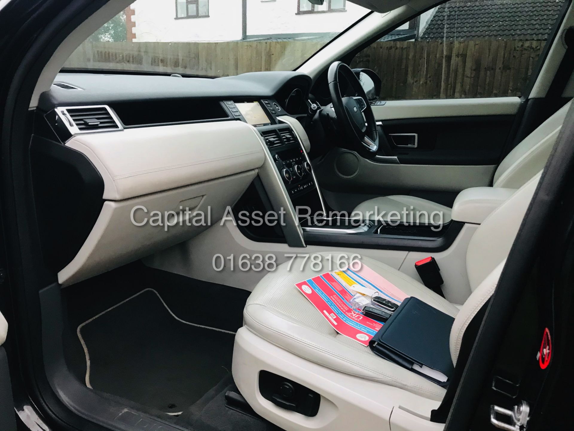 ON SALE LAND ROVER DISCOVERY SPORT "HSE" AUTO 7 SEATER (2019 MODEL) - SAT NAV -LEATHER *PAN ROOF* - Image 18 of 35