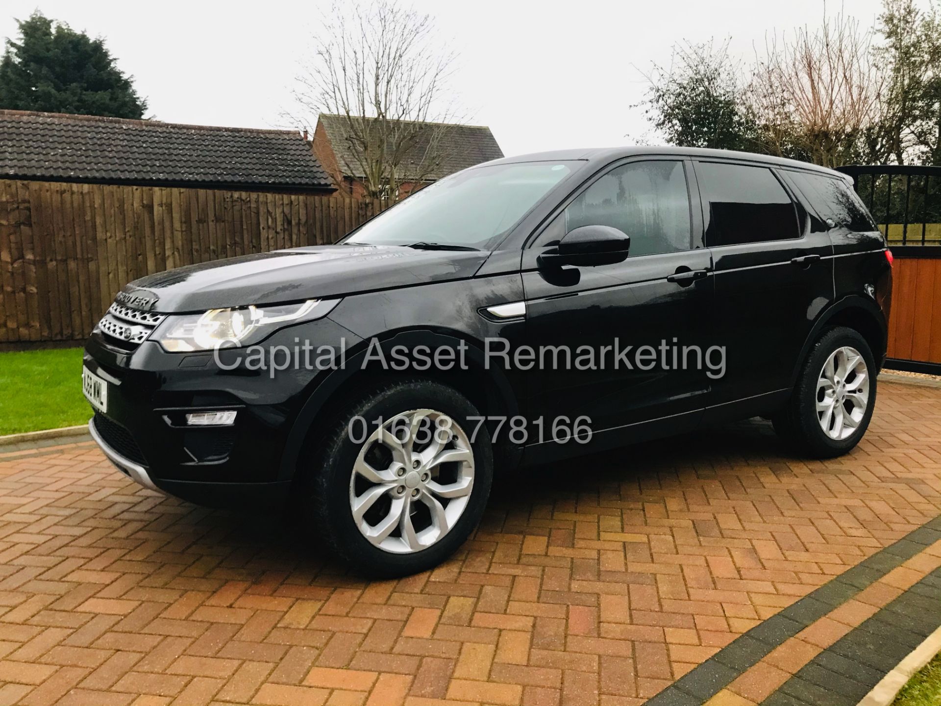 ON SALE LAND ROVER DISCOVERY SPORT "HSE" AUTO 7 SEATER (2019 MODEL) - SAT NAV -LEATHER *PAN ROOF* - Image 6 of 35