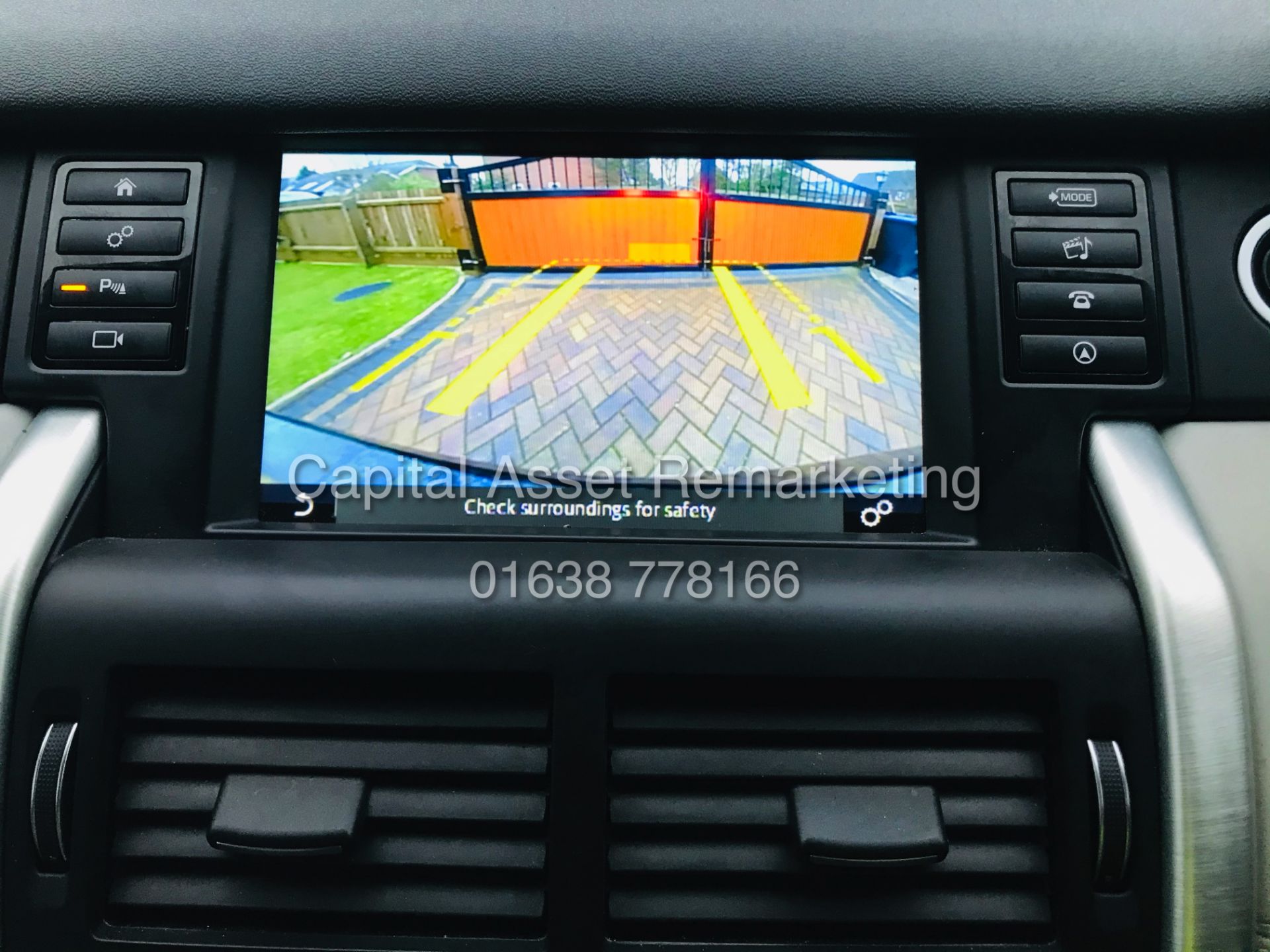ON SALE LAND ROVER DISCOVERY SPORT "HSE" AUTO 7 SEATER (2019 MODEL) - SAT NAV -LEATHER *PAN ROOF* - Image 24 of 35