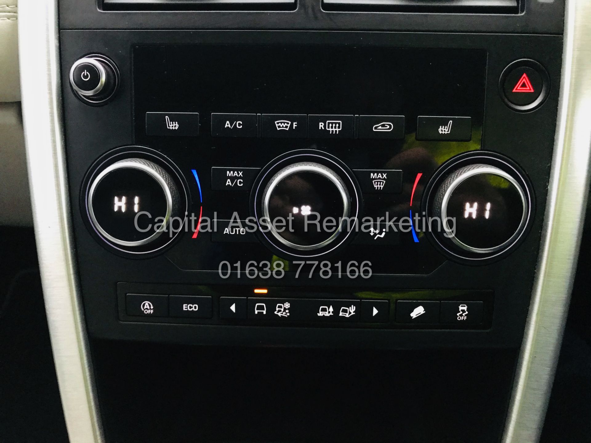 ON SALE LAND ROVER DISCOVERY SPORT "HSE" AUTO 7 SEATER (2019 MODEL) - SAT NAV -LEATHER *PAN ROOF* - Image 26 of 35