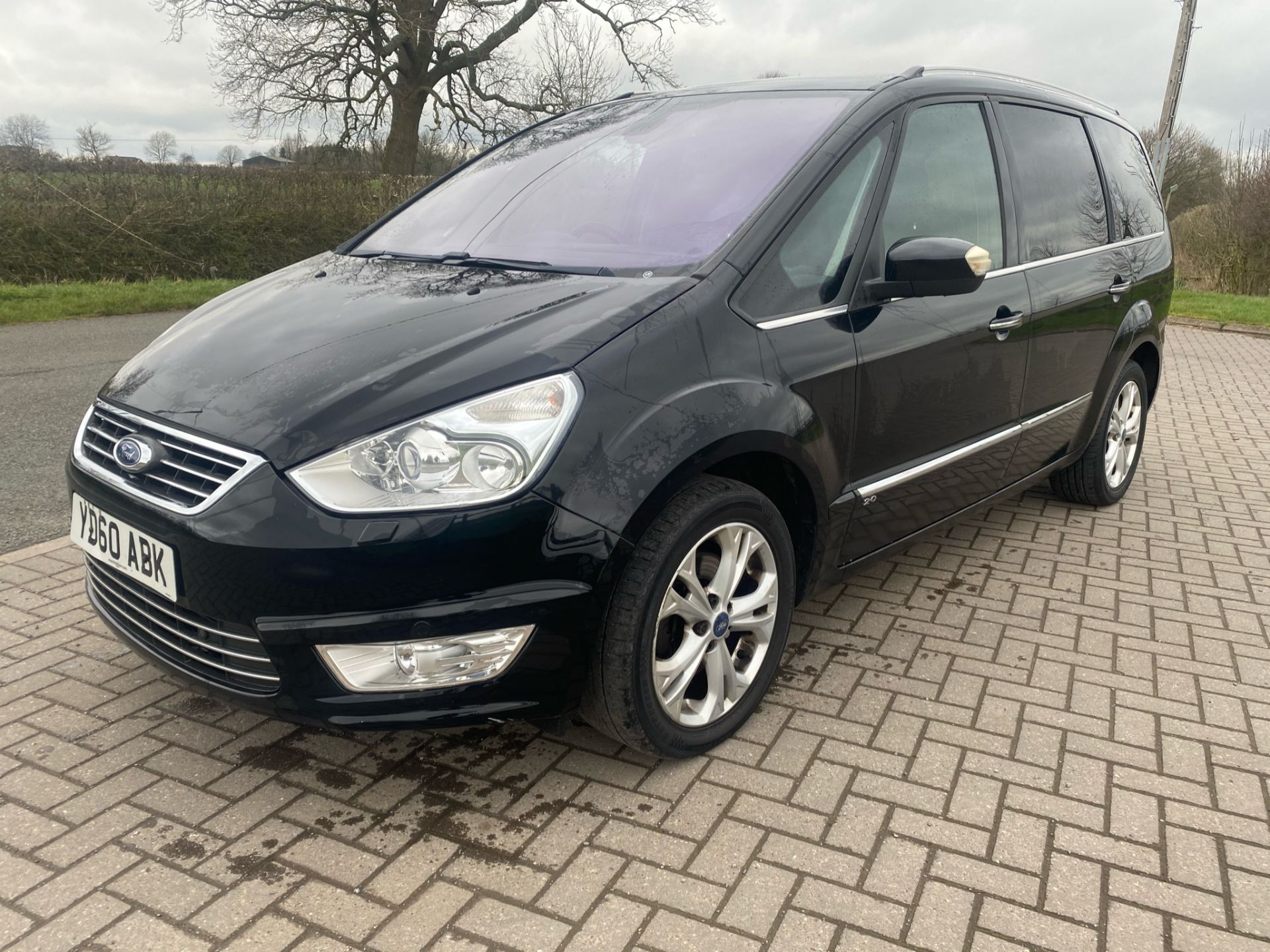 (ON SALE) FORD GALAXY *TITANIUM* 7 SEATER MPV (2011 MODEL) '2.0 TDCI - 140 BHP' *HUGE SPEC* (NO VAT) - Image 3 of 17