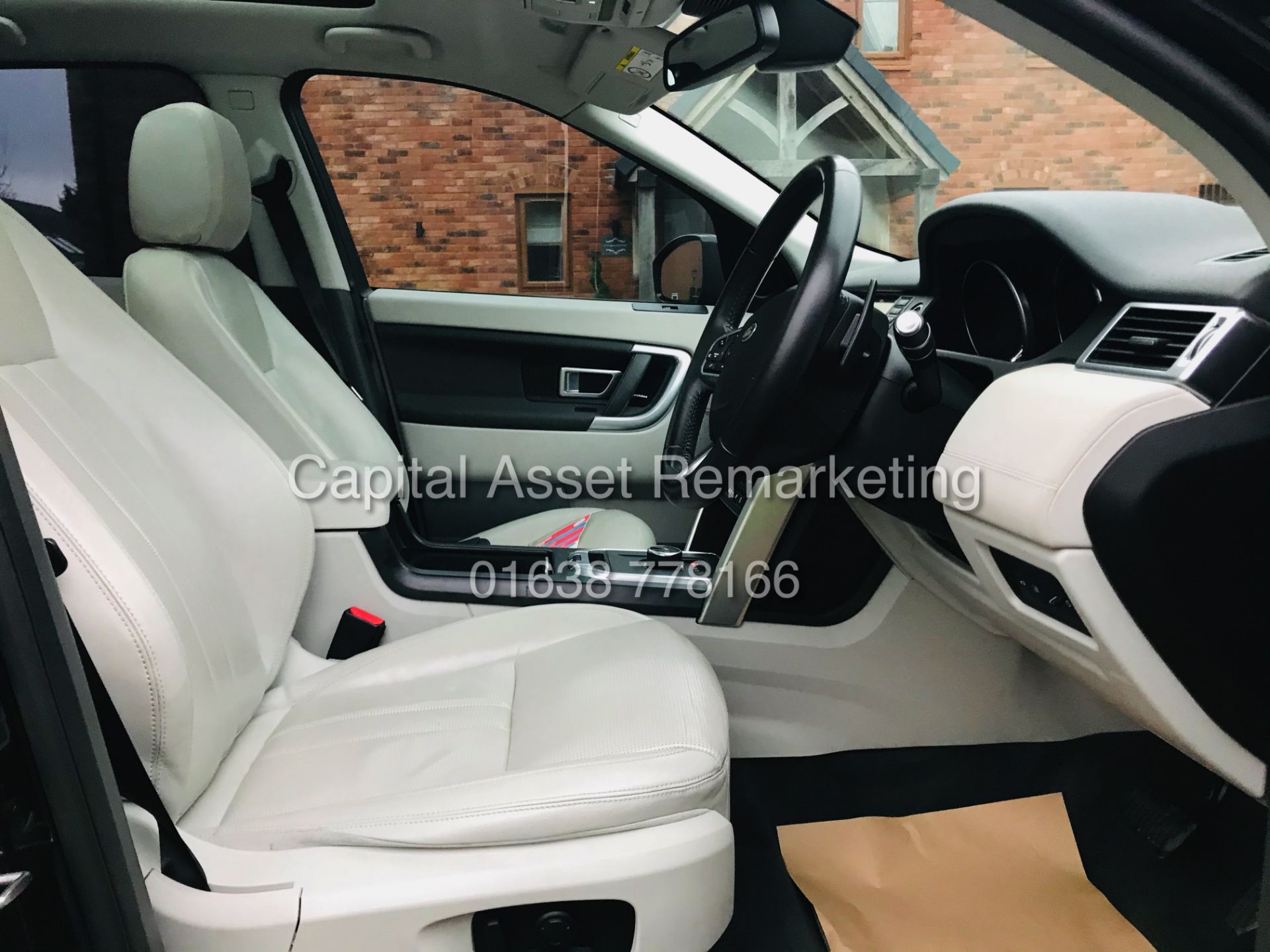 ON SALE LAND ROVER DISCOVERY SPORT "HSE" AUTO 7 SEATER (2019 MODEL) - SAT NAV -LEATHER *PAN ROOF* - Image 12 of 35