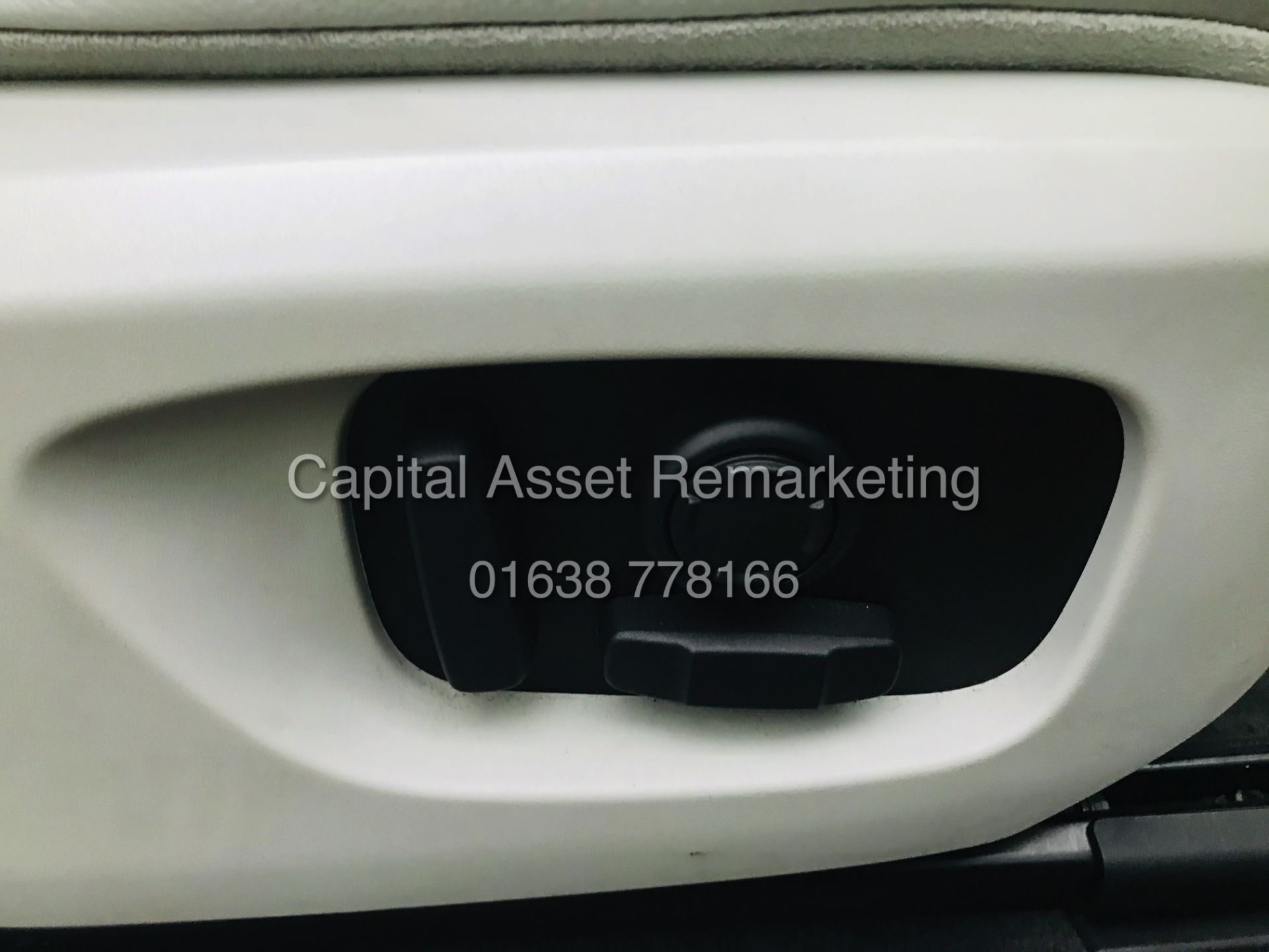 ON SALE LAND ROVER DISCOVERY SPORT "HSE" AUTO 7 SEATER (2019 MODEL) - SAT NAV -LEATHER *PAN ROOF* - Image 32 of 35