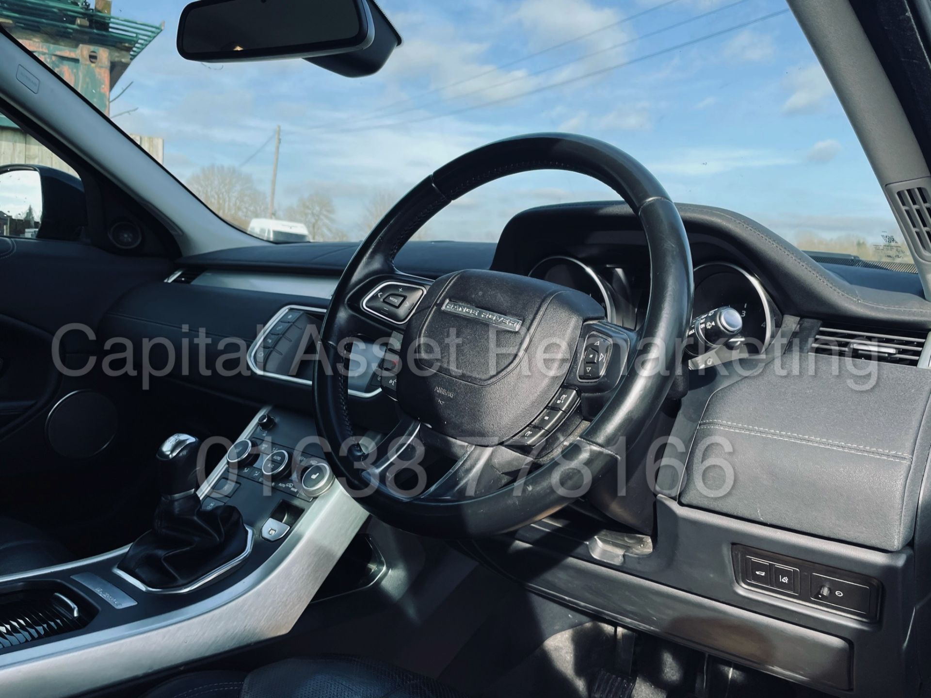 RANGE ROVER EVOQUE *SE TECH* SUV (2017 - EURO 6) '2.0 ED4 - LEATHER - SAT NAV' *TOP SPEC* - Image 37 of 50