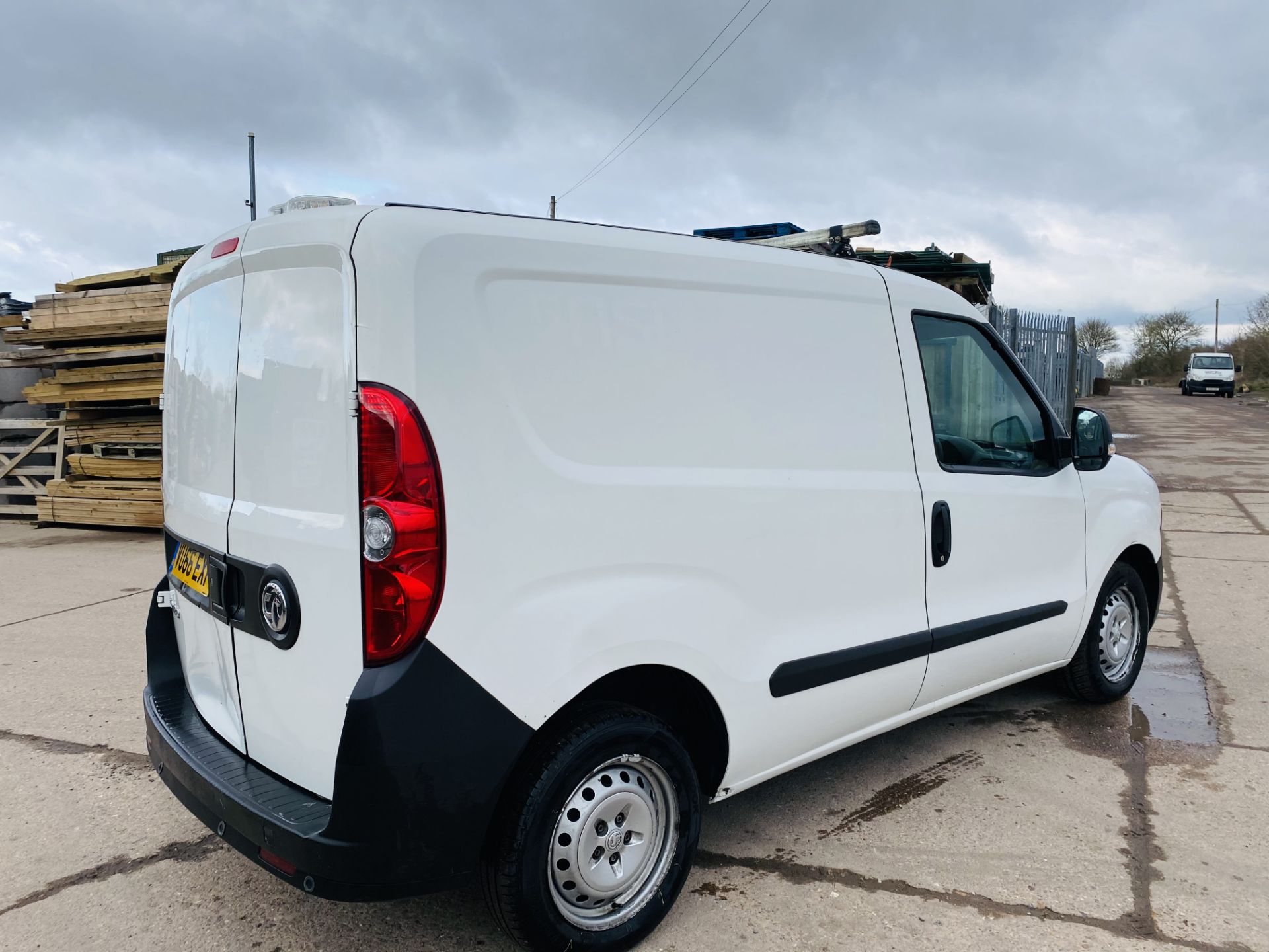 (ON SALE) VAUXHALL COMBO 2000 "CDTI" EURO 6 - 2017 MODEL - 1 KEEPER - SLD- ELEC PACK - LOOK!!! - Image 7 of 19