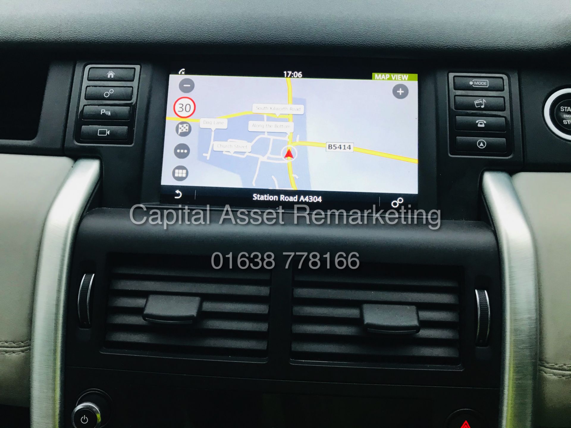 ON SALE LAND ROVER DISCOVERY SPORT "HSE" AUTO 7 SEATER (2019 MODEL) - SAT NAV -LEATHER *PAN ROOF* - Image 23 of 35
