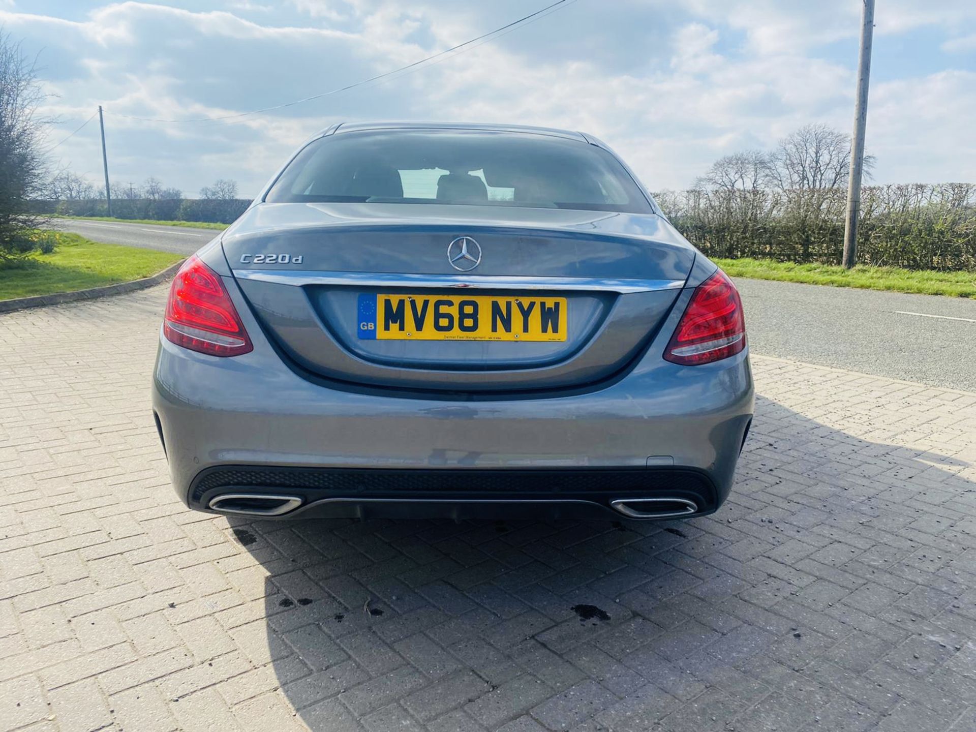 ON SALE MERCEDES C220d "AMG-LINE" 9G-TRONIC - (2019 MODEL) - 1 KEEPER - LEATHER - SAT NAV- ONLY 34K - Image 3 of 14