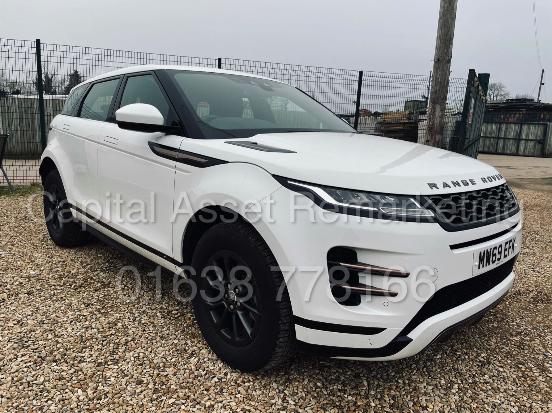 RANGE ROVER EVOQUE *R-DYNAMIC* (2020 - NEW MODEL) '2.0 D150' (1 OWNER) **MASSIVE SPEC** - Image 3 of 47