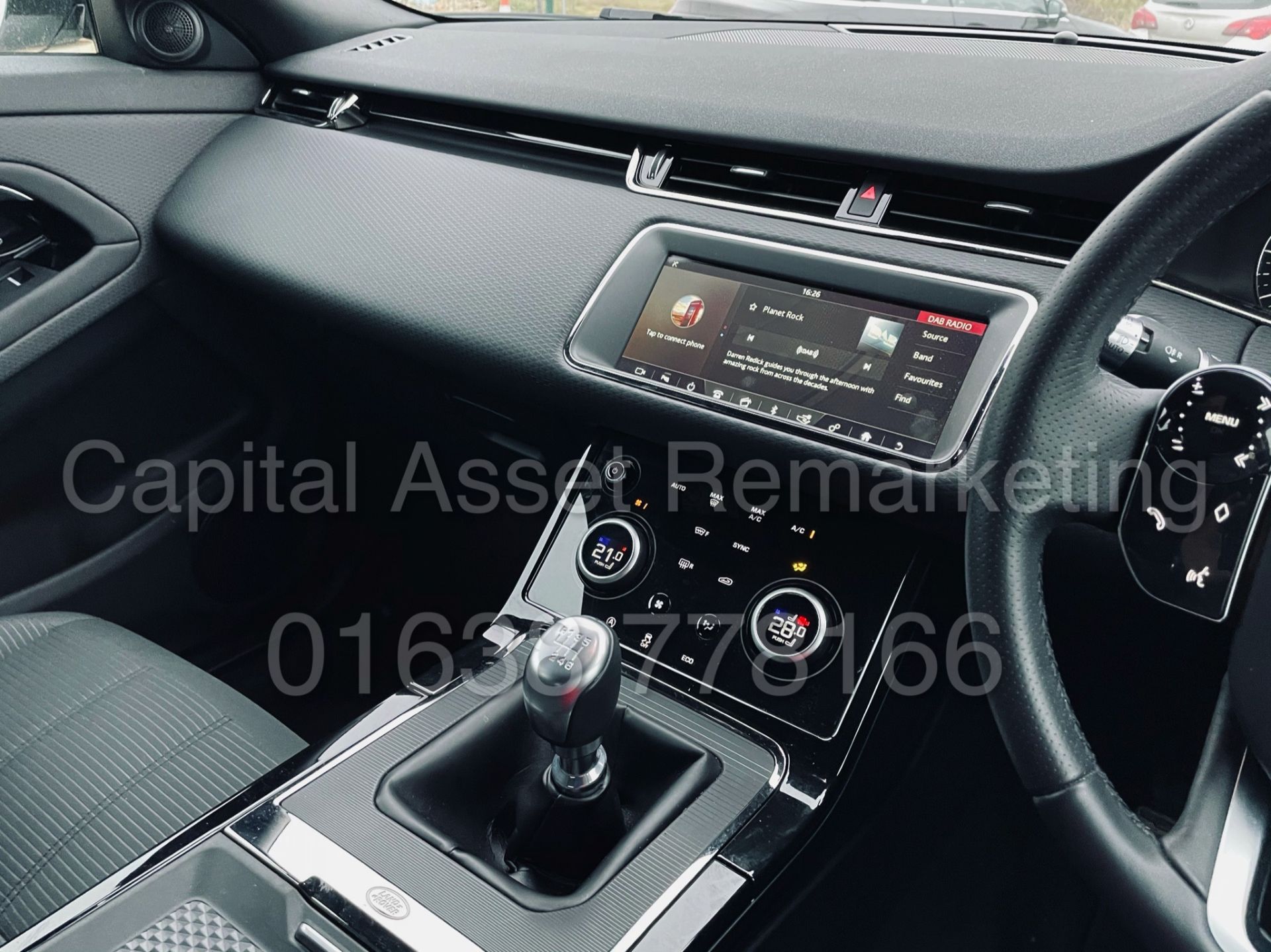 RANGE ROVER EVOQUE *R-DYNAMIC* (2020 - NEW MODEL) '2.0 D150' (1 OWNER) **MASSIVE SPEC** - Image 40 of 47