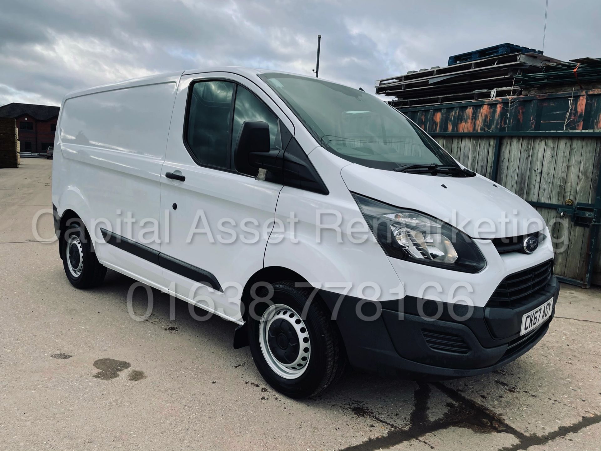 (On Sale) FORD TRANSIT CUSTOM 270 *SWB - PANEL VAN* (67 REG - EURO 6) '2.0 TDCI - 6 SPEED' (1 OWNER) - Image 3 of 38