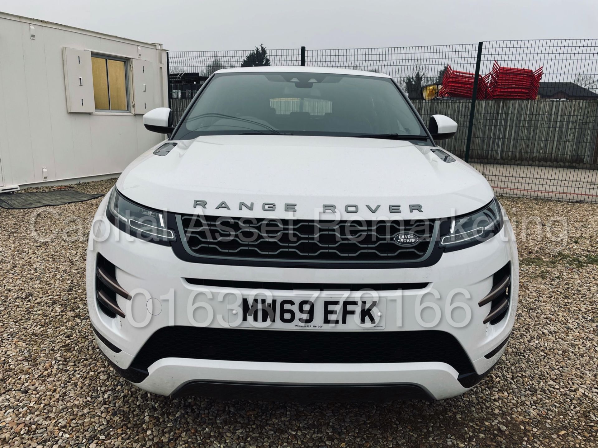 RANGE ROVER EVOQUE *R-DYNAMIC* (2020 - NEW MODEL) '2.0 D150' (1 OWNER) **MASSIVE SPEC** - Image 4 of 47