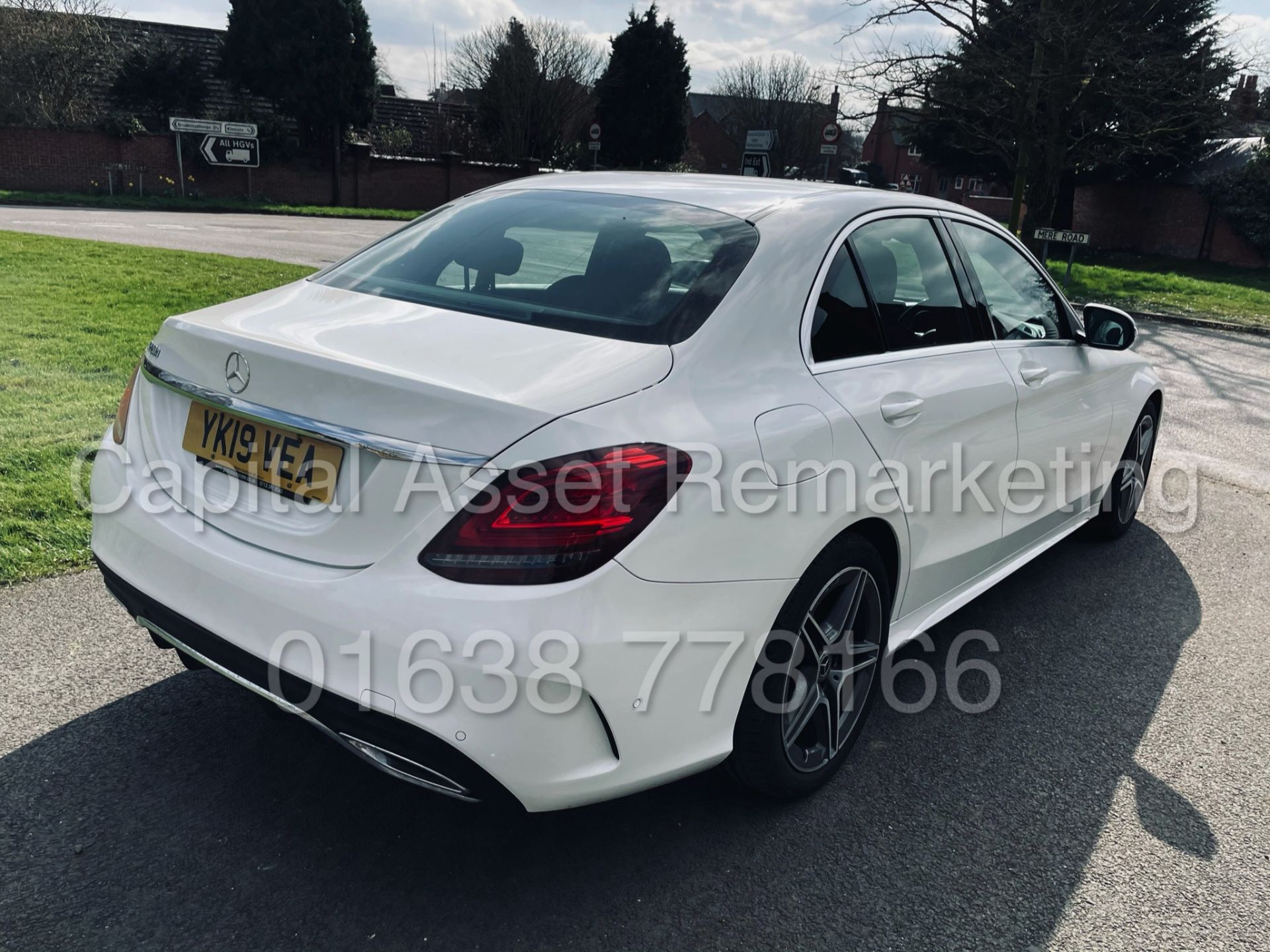 MERCEDES-BENZ C220D *AMG- PREMIUM* SALOON (2019 - NEW MODEL) '9-G TRONIC - NAV' *TOP SPEC* (1 OWNER) - Image 12 of 49