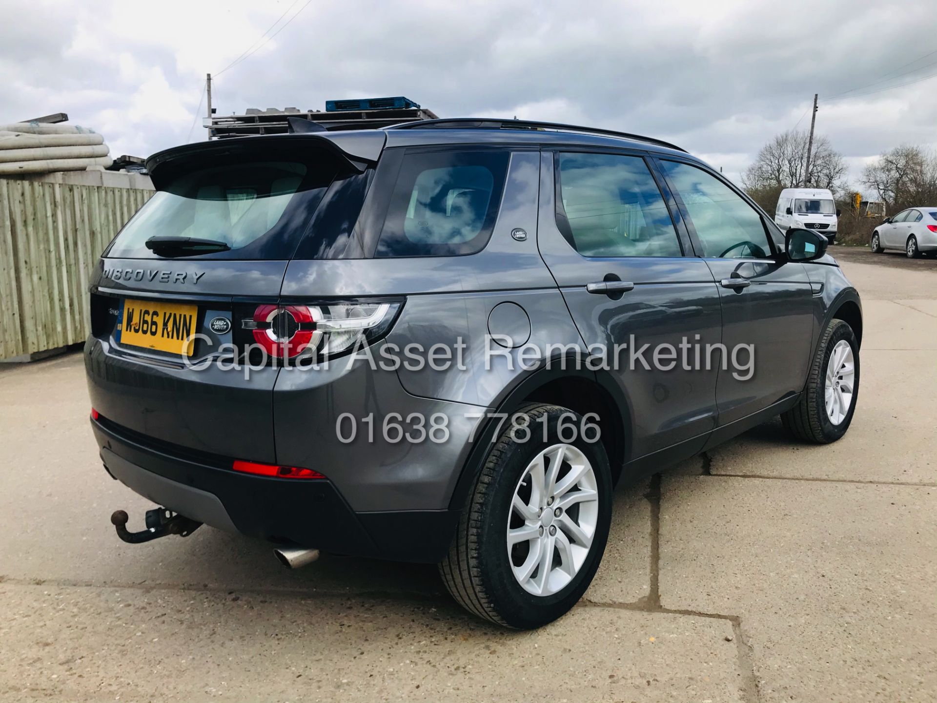 On Sale LANDROVER DISCOVERY "SPORT" 2.0TD4 "SE" (2017 MODEL) LEATHER - SAT NAV -1 KEEPER GREAT SPEC - Image 7 of 22