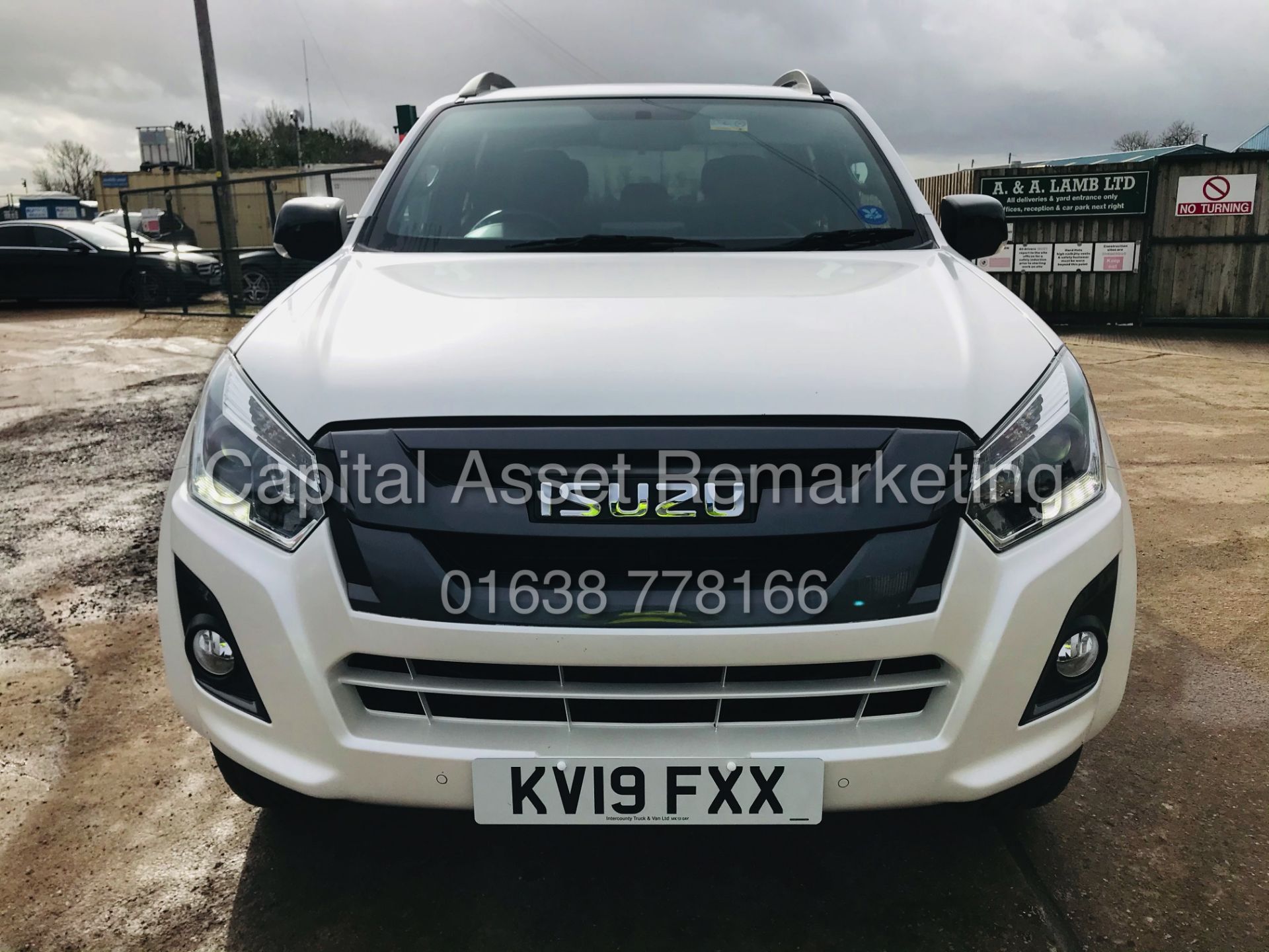 (On Sale) ISUZU D-MAX "BLADE" AUTO - 1 OWNER (2019 - EURO 6) LEATHER - SAT NAV *TOP SPEC* - Image 4 of 34