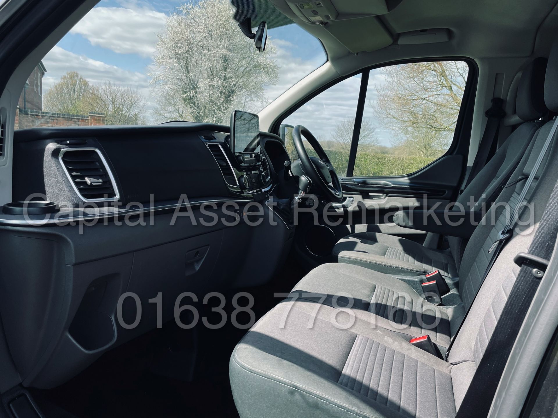 FORD TRANSIT CUSTOM TOURNEO *TITANIUM - 9 SEATER MPV / BUS* (2019 - EURO 6) '2.0 TDCI' *SAT NAV* - Image 24 of 56