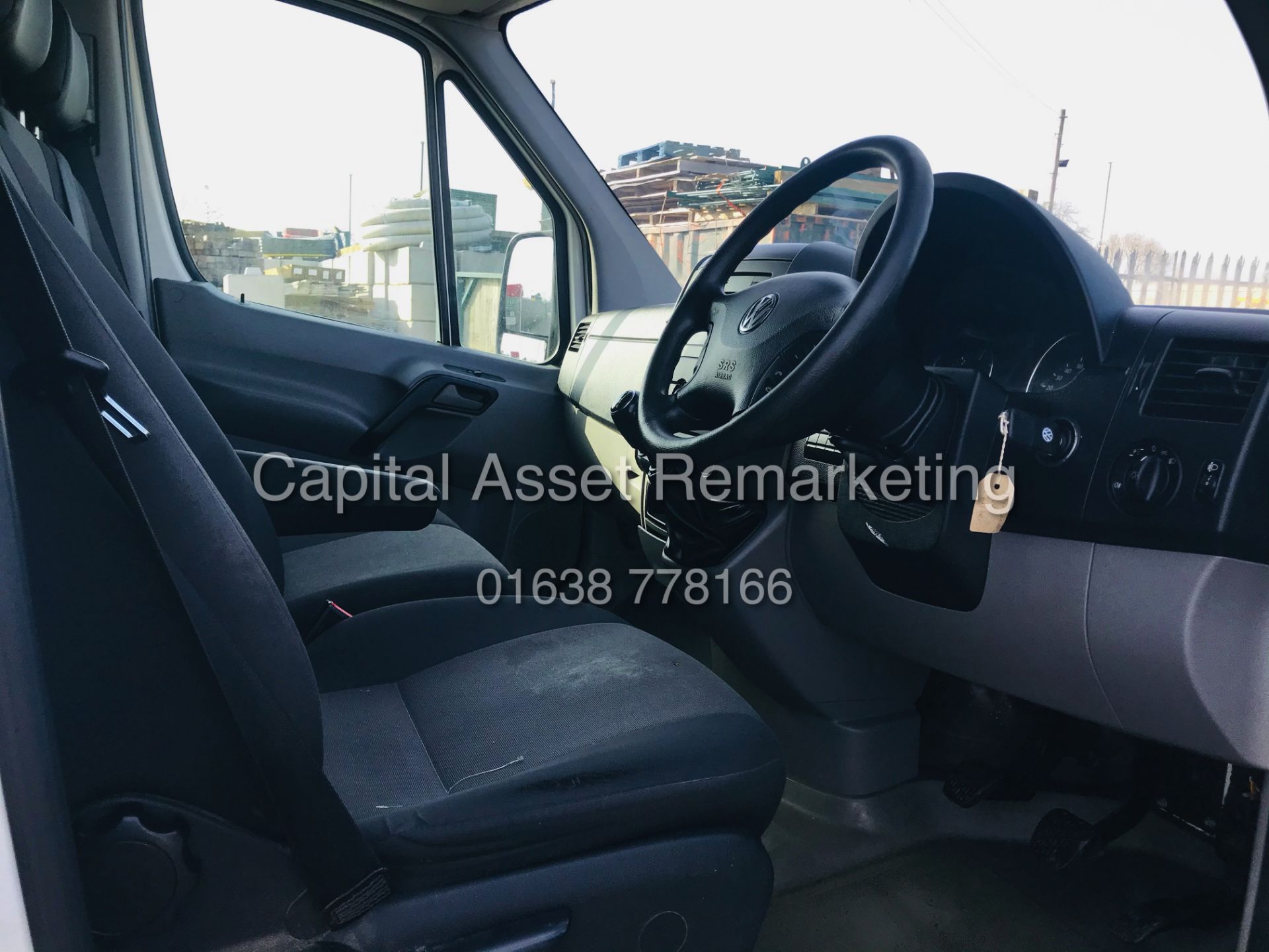 ON SALE VW CRAFTER 2.0TDI CR35 (15 REG) 1 OWNER - CRUISE - ELEC PACK - MULTIFUNCTION STEERING WHEEL - Image 14 of 19