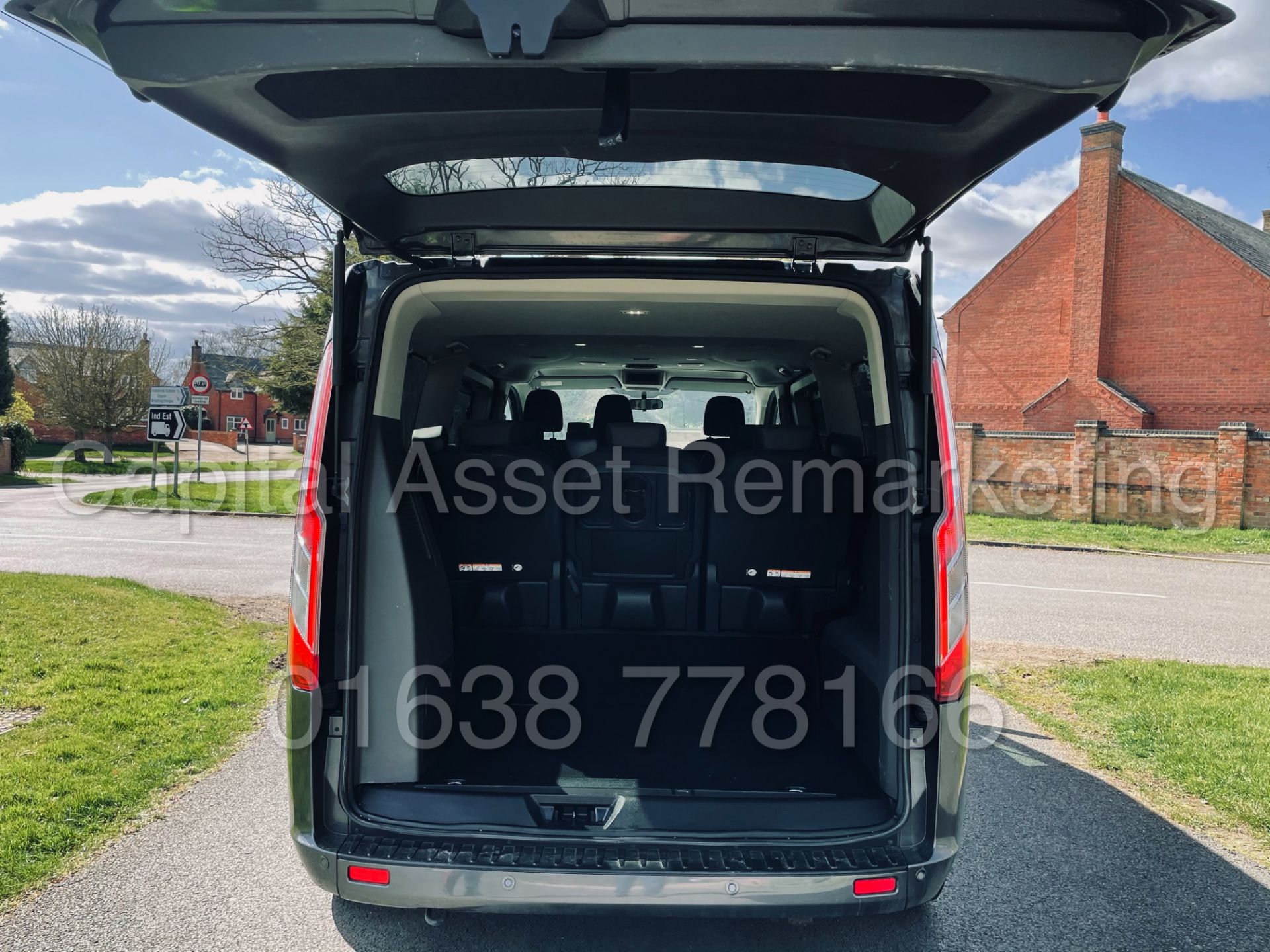 FORD TRANSIT CUSTOM TOURNEO *TITANIUM - 9 SEATER MPV / BUS* (2019 - EURO 6) '2.0 TDCI' *SAT NAV* - Image 30 of 56