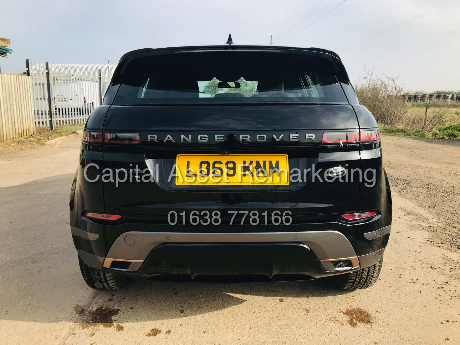 (On Sale) RANGE ROVER EVOQUE R-DYNAMIC 2.0 D150 "BLACK EDITION" (2020) GREAT SPEC - ONLY 4500 MILES - Image 9 of 26