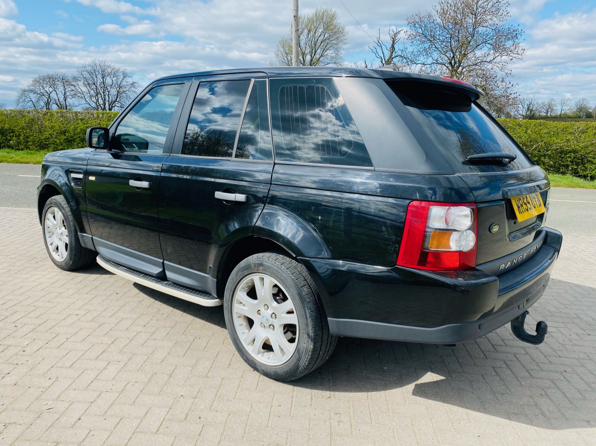 (On Sale) RANGE ROVER SPORT TDV6 *HSE AUTO* (55 REG) GREAT SPEC NO VAT!!! - SAT NAV - LEATHER - Image 5 of 15