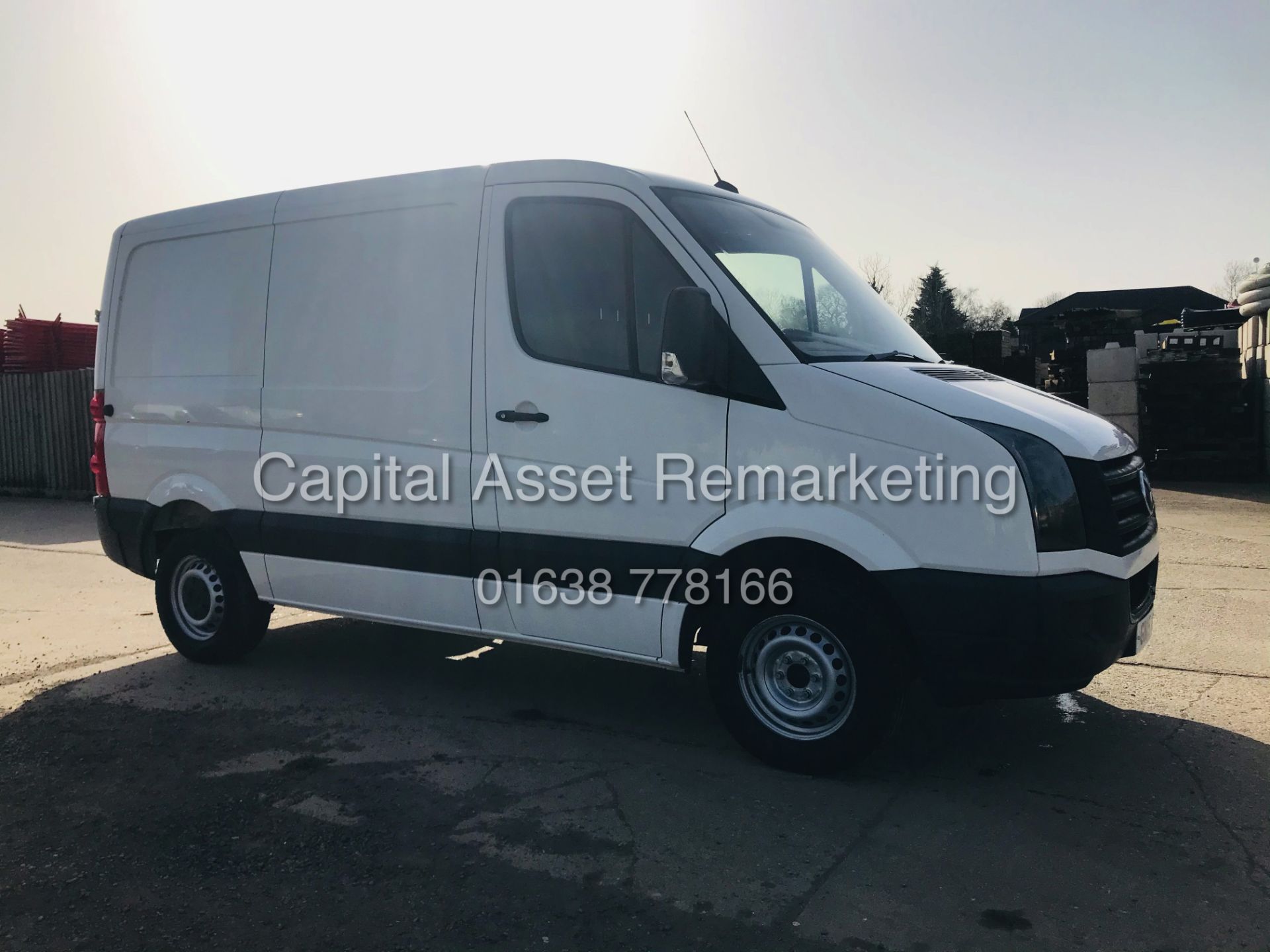 ON SALE VW CRAFTER 2.0TDI CR35 (15 REG) 1 OWNER - CRUISE - ELEC PACK - MULTIFUNCTION STEERING WHEEL - Image 6 of 19