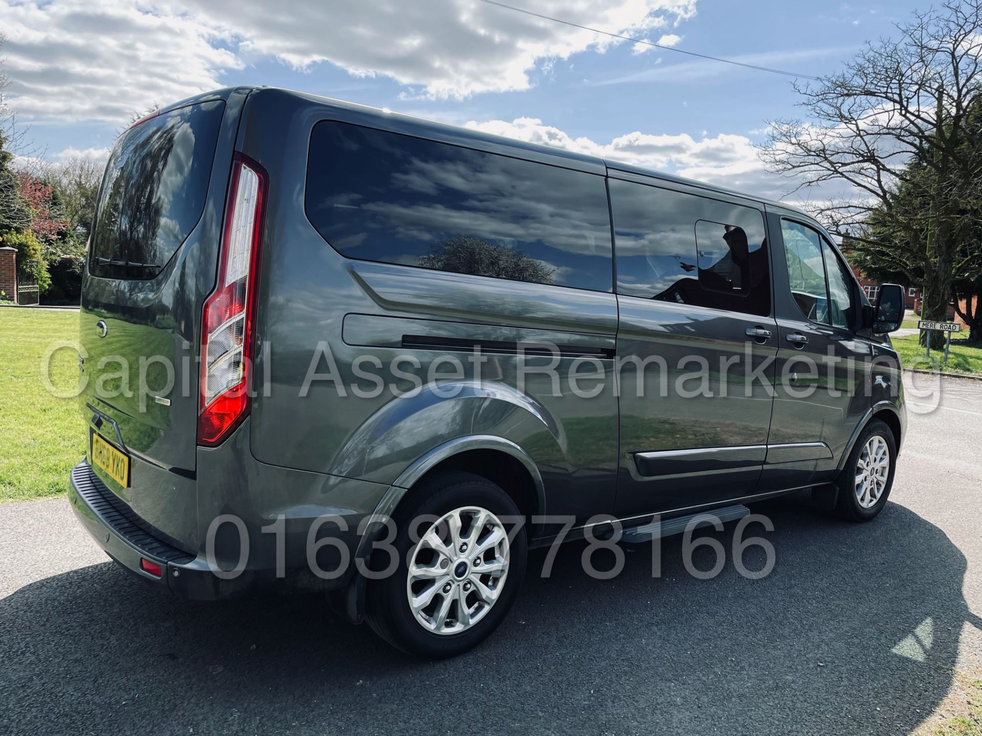 FORD TRANSIT CUSTOM TOURNEO *TITANIUM - 9 SEATER MPV / BUS* (2019 - EURO 6) '2.0 TDCI' *SAT NAV* - Image 13 of 56