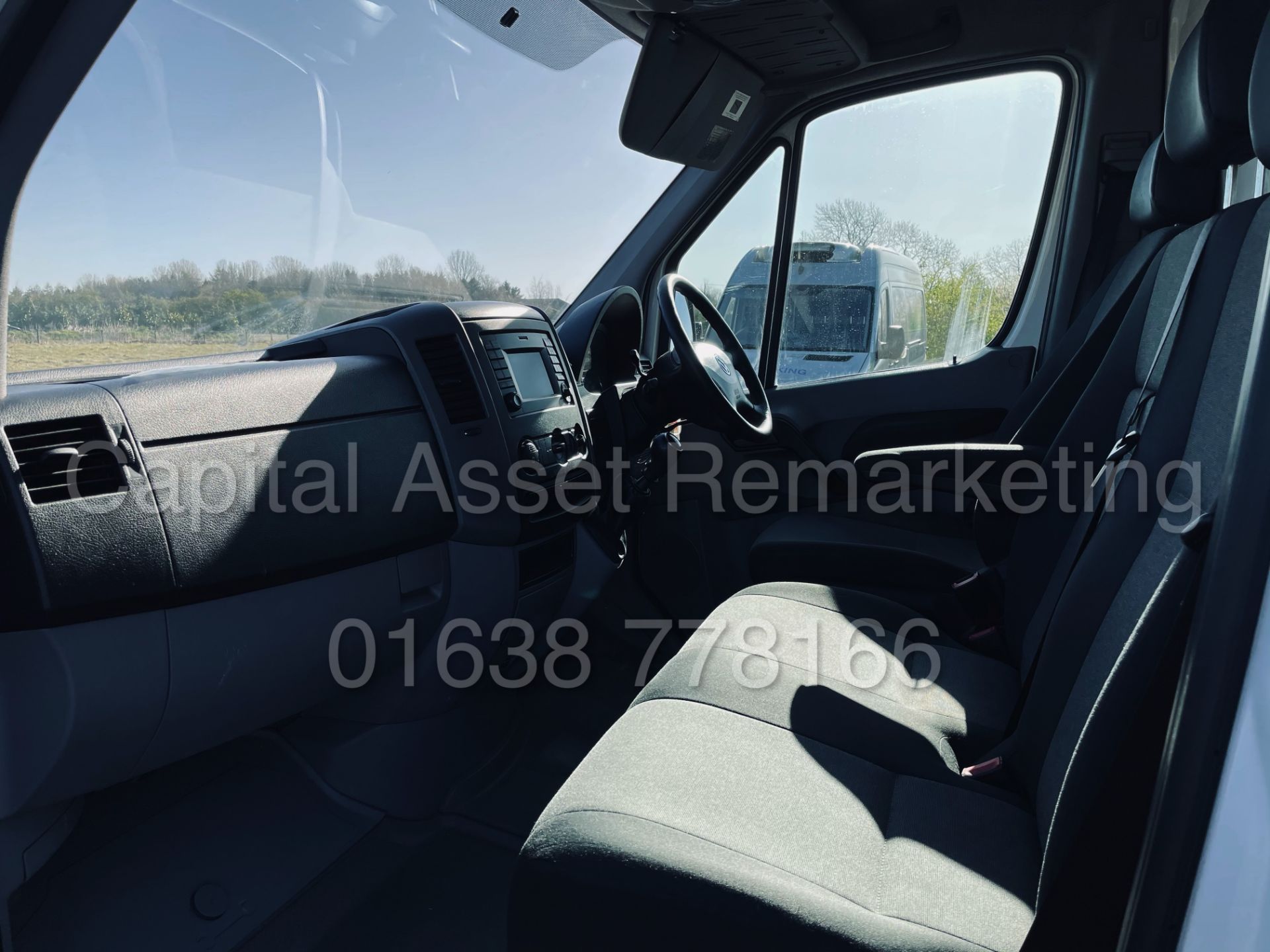 (On Sale) VOLKSWAGEN CRAFTER CR35 *LWB - CURTAIN SIDE / LUTON* (67 REG - EURO 6) '2.0 TDI - 6 SPEED' - Image 17 of 41