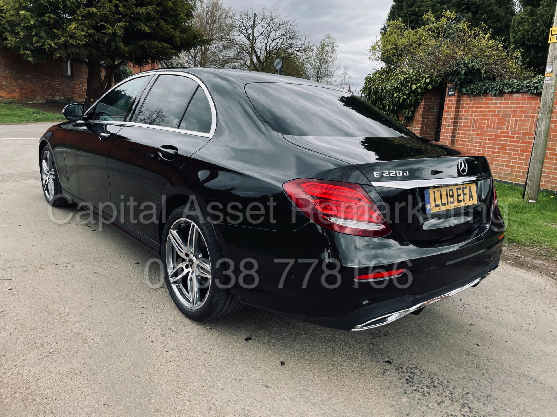 MERCEDES-BENZ E220d *AMG LINE* SALOON (2019 - EURO 6) '9G TRONIC AUTO - LEATHER- SAT NAV' *TOP SPEC* - Image 6 of 51