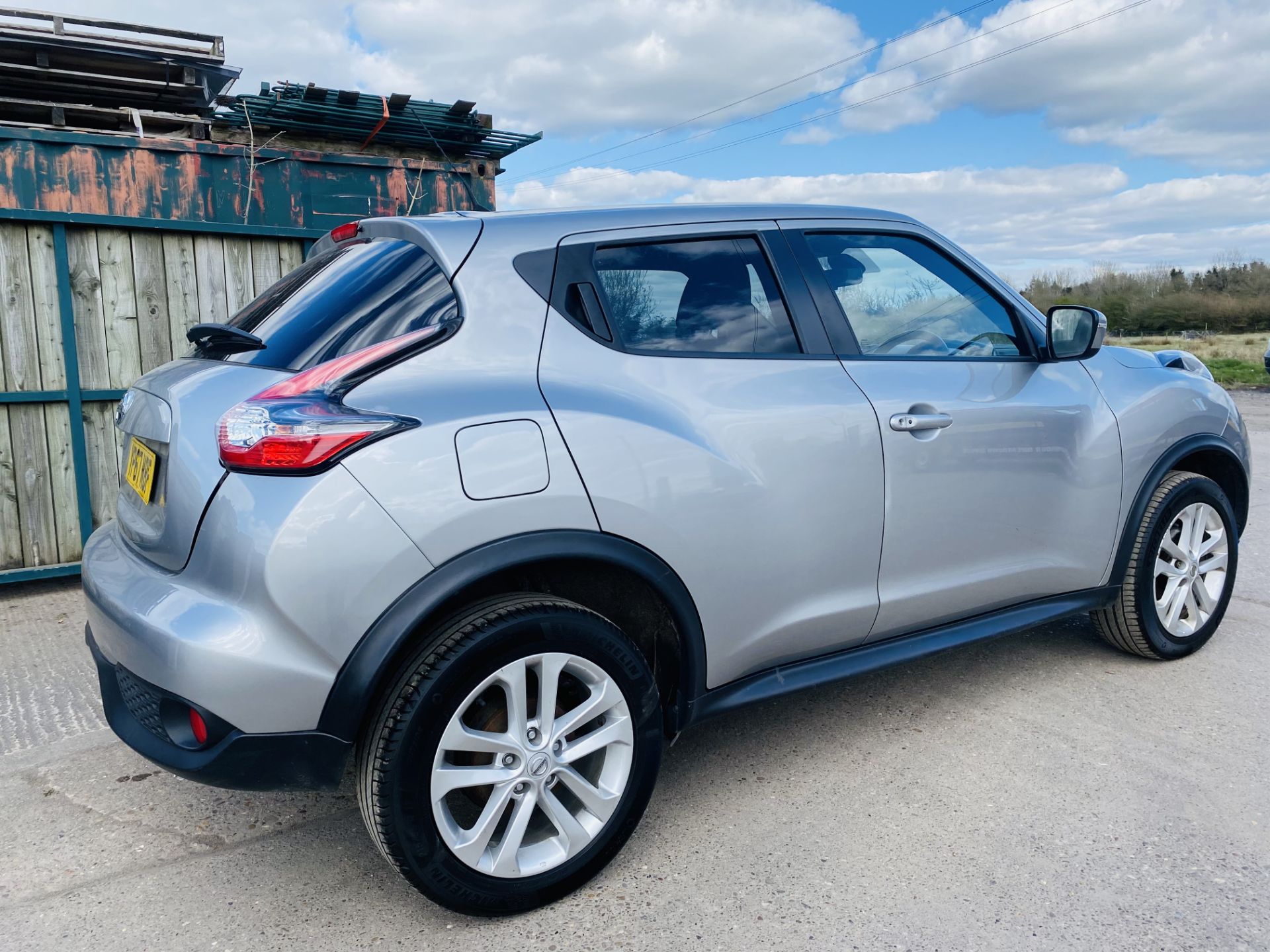 ON SALE NISSAN JUKE N-CONNECTA Cet 1.6 PETROL "AUTO" (SUV) 2018 MODEL - SAT NAV -LEATHER -HUGE SPEC! - Image 9 of 21