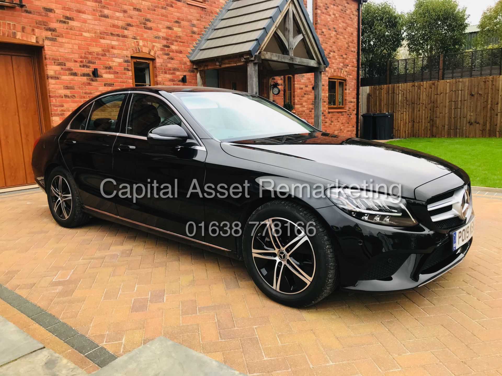 (ON SALE) MERCEDES C200 "SPORT" 9G TRONIC SALOON (19 REG) 1 OWNER *GREAT SPEC* SAT NAV - LEATHER - Image 3 of 36