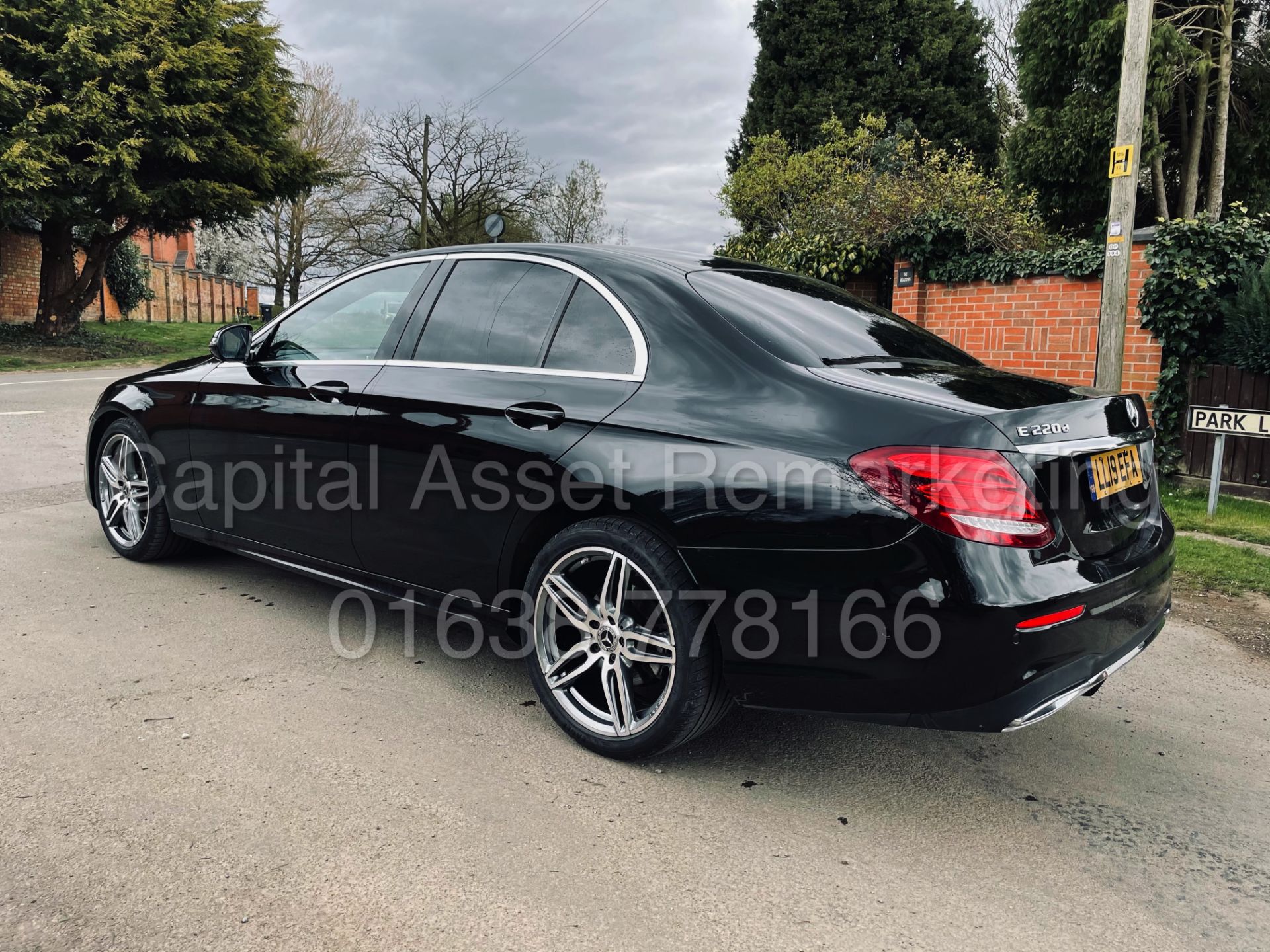 MERCEDES-BENZ E220d *AMG LINE* SALOON (2019 - EURO 6) '9G TRONIC AUTO - LEATHER- SAT NAV' *TOP SPEC* - Image 5 of 51