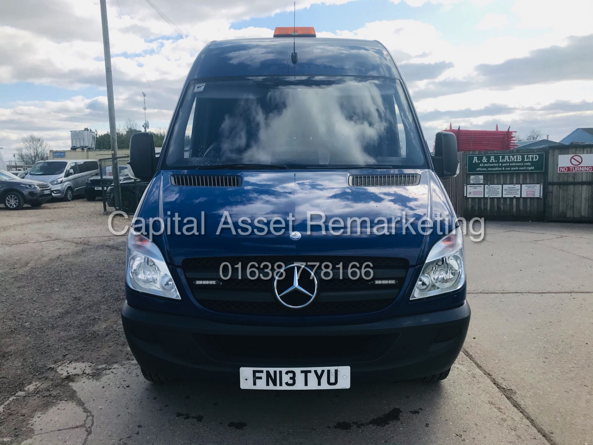 ON SALE MERCEDES SPRINTER 313CDI BLUEEFFICIENCY "130BHP" MWB / HI TOP (13 REG) *AIR CON* STOP/START - Image 3 of 21