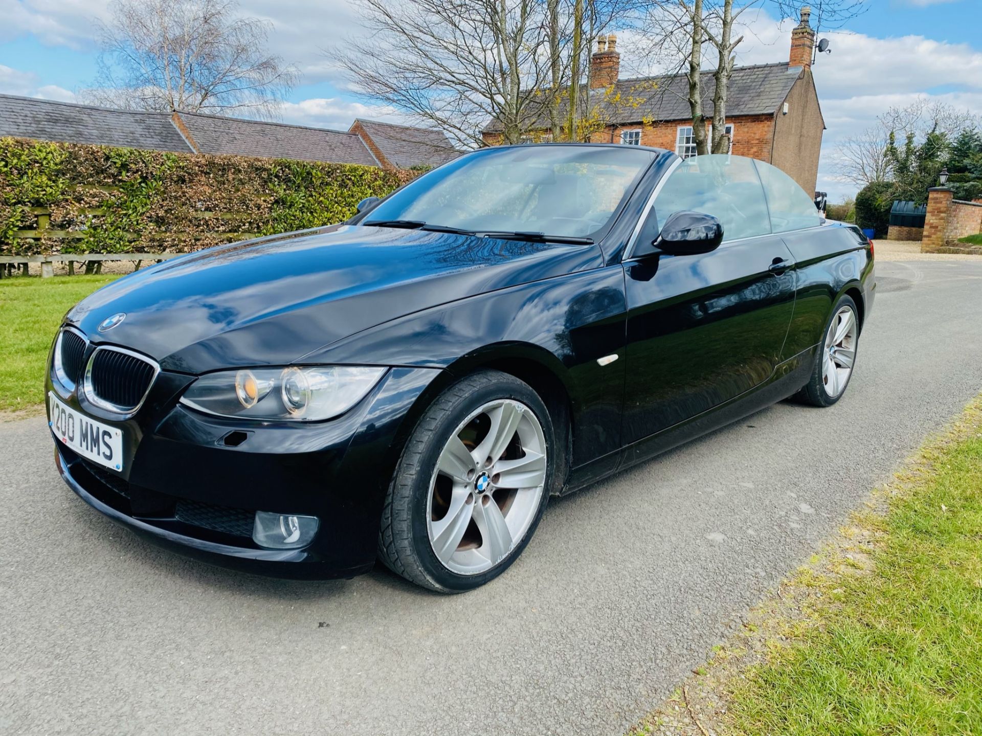 ON SALE BMW 320D "SPECIAL EDITION / HIGHLINE" *CONVERTIBLE* (2010 MODEL) LEATHER -ELEC ROOF *NO VAT* - Image 3 of 21