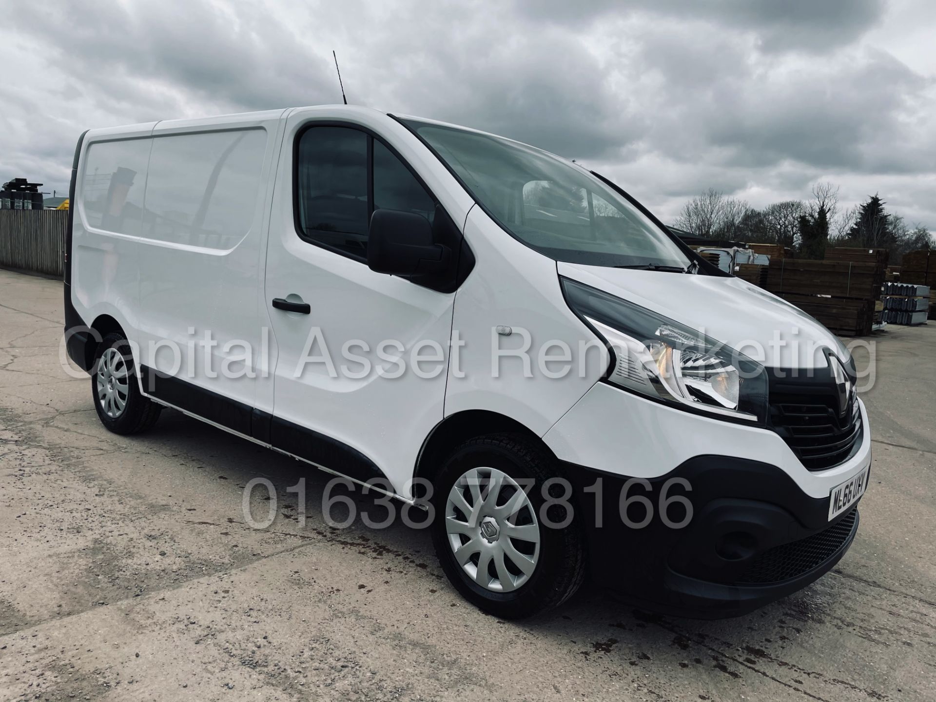 (On Sale) RENAULT TRAFIC SL29 *BUSINESS ENERGY* PANLE VAN (2017 - EURO 6) '1.6 DCI - 6 SPEED' *A/C* - Image 2 of 47